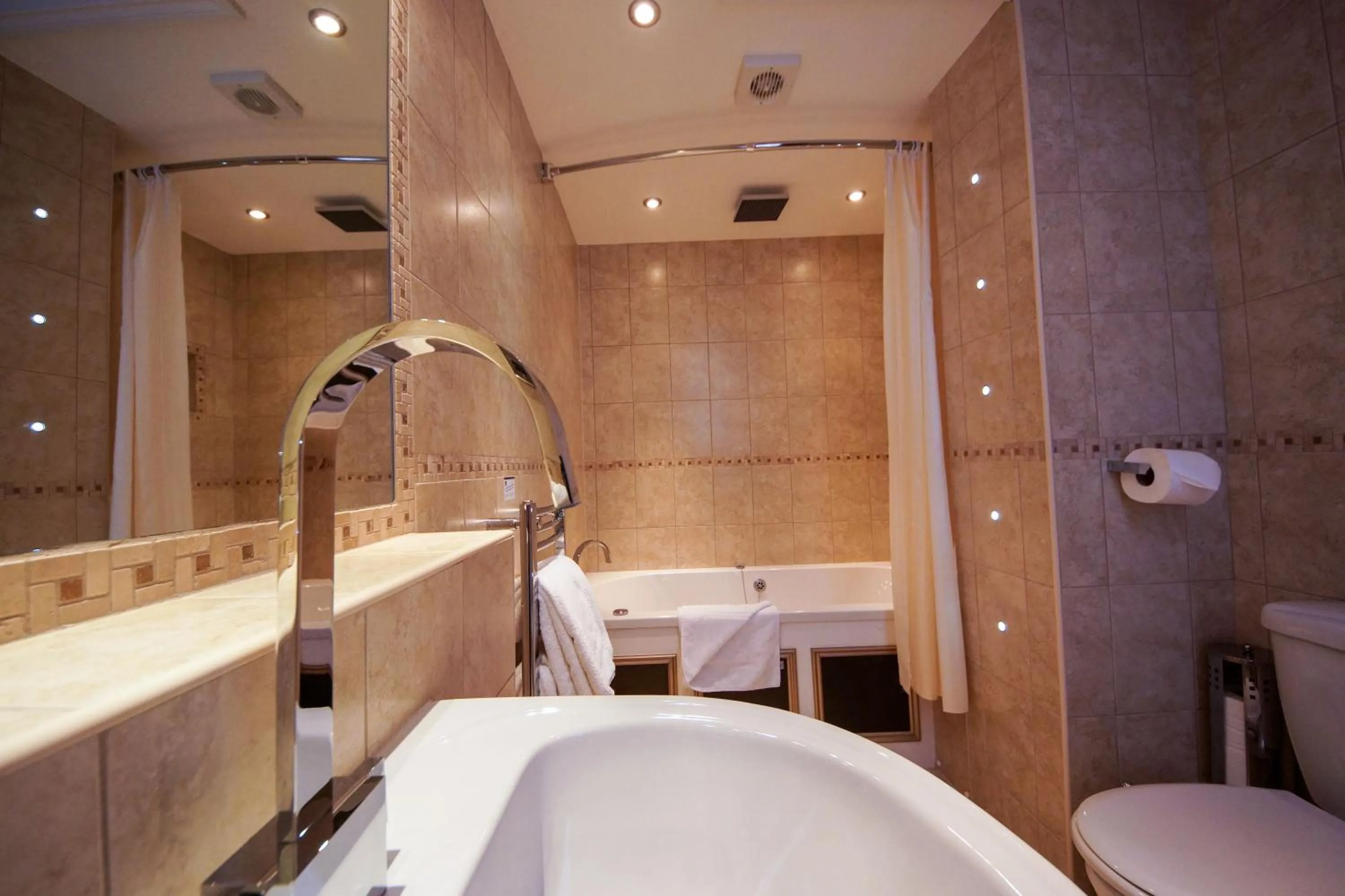 Bathroom in Best Western York House Hotel