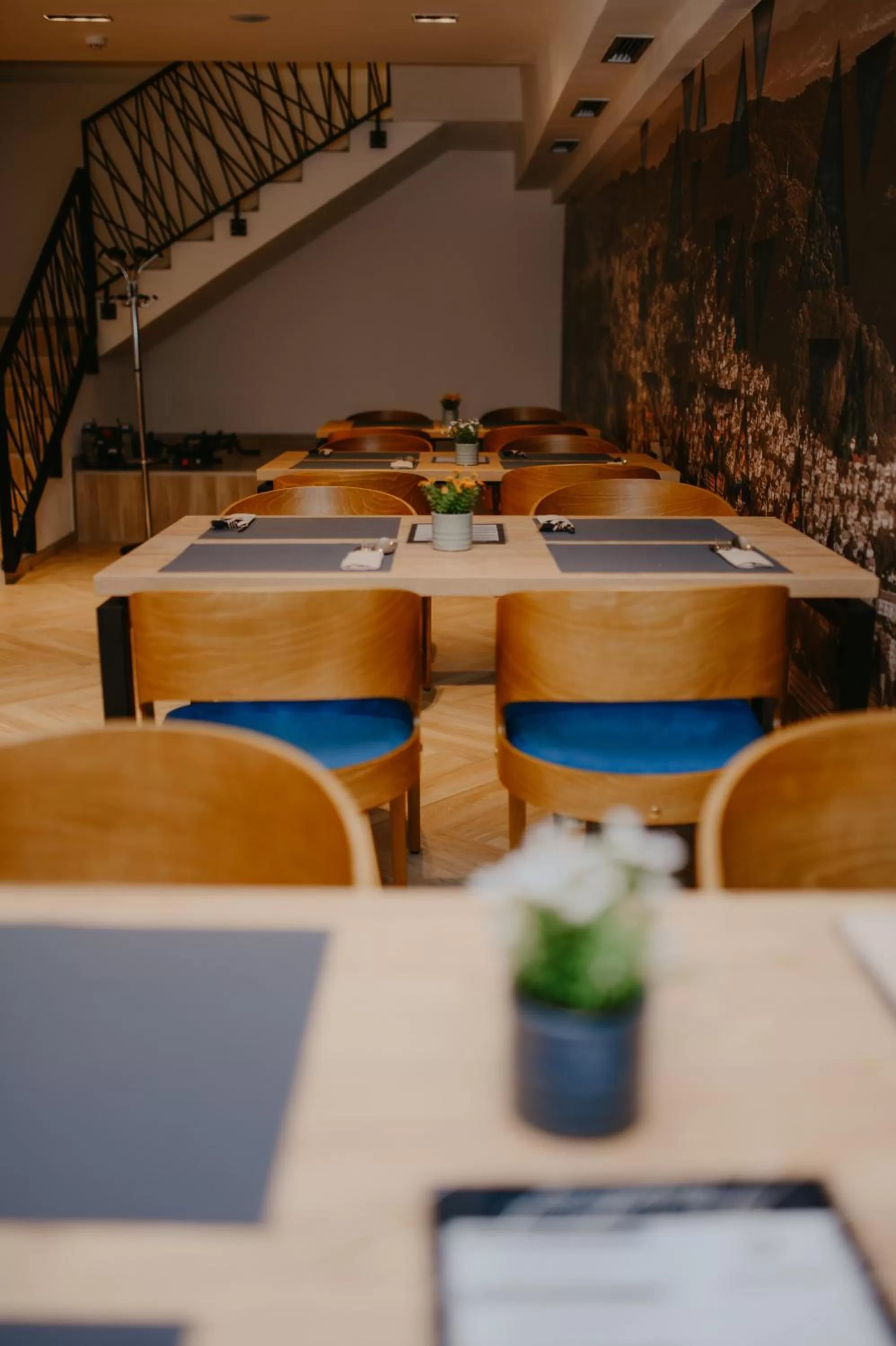 Restaurant/places to eat in Hotel Vertigos