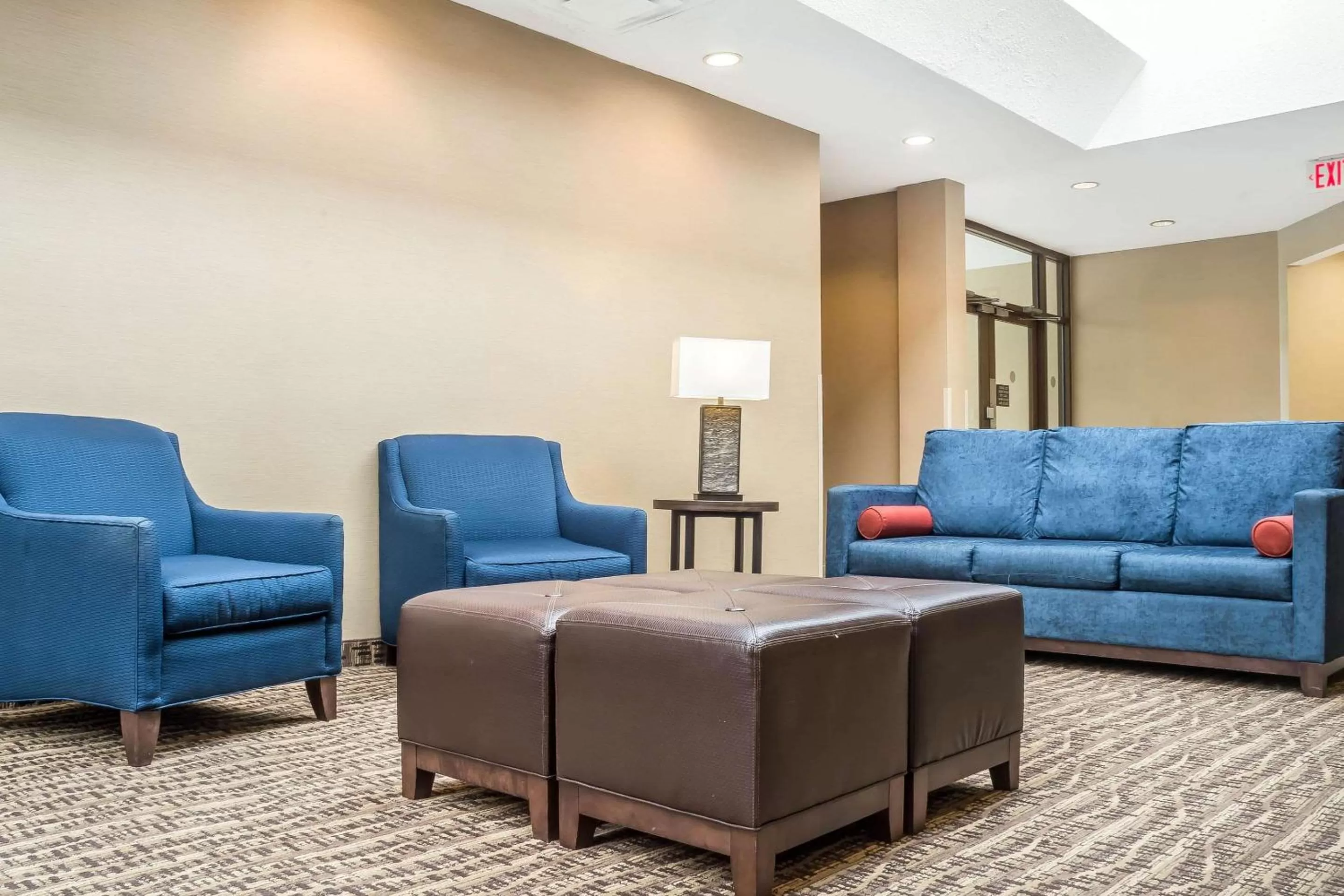Lobby or reception in Comfort Inn The Pointe