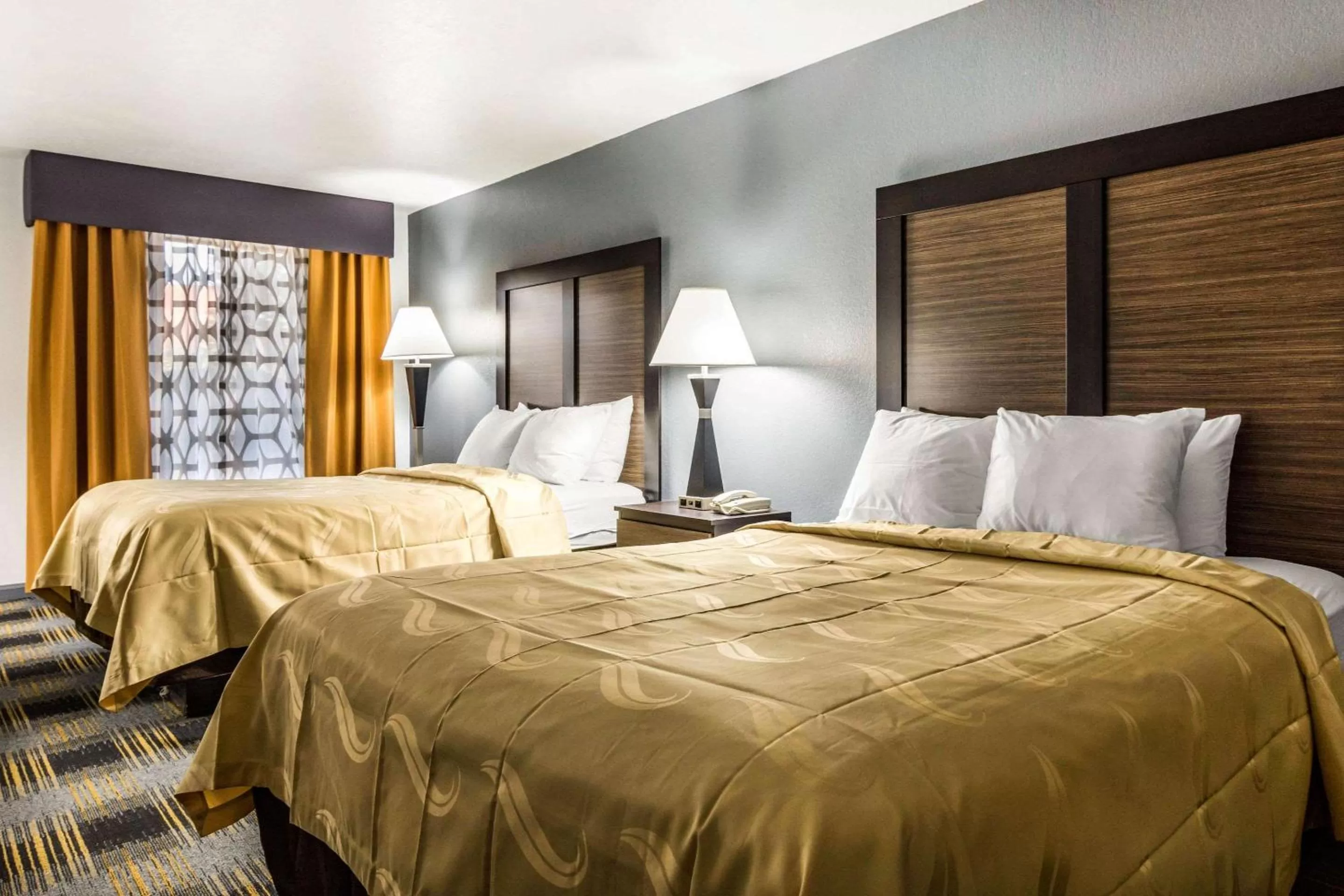 Bedroom, Bed in Quality Inn near Six Flags Douglasville