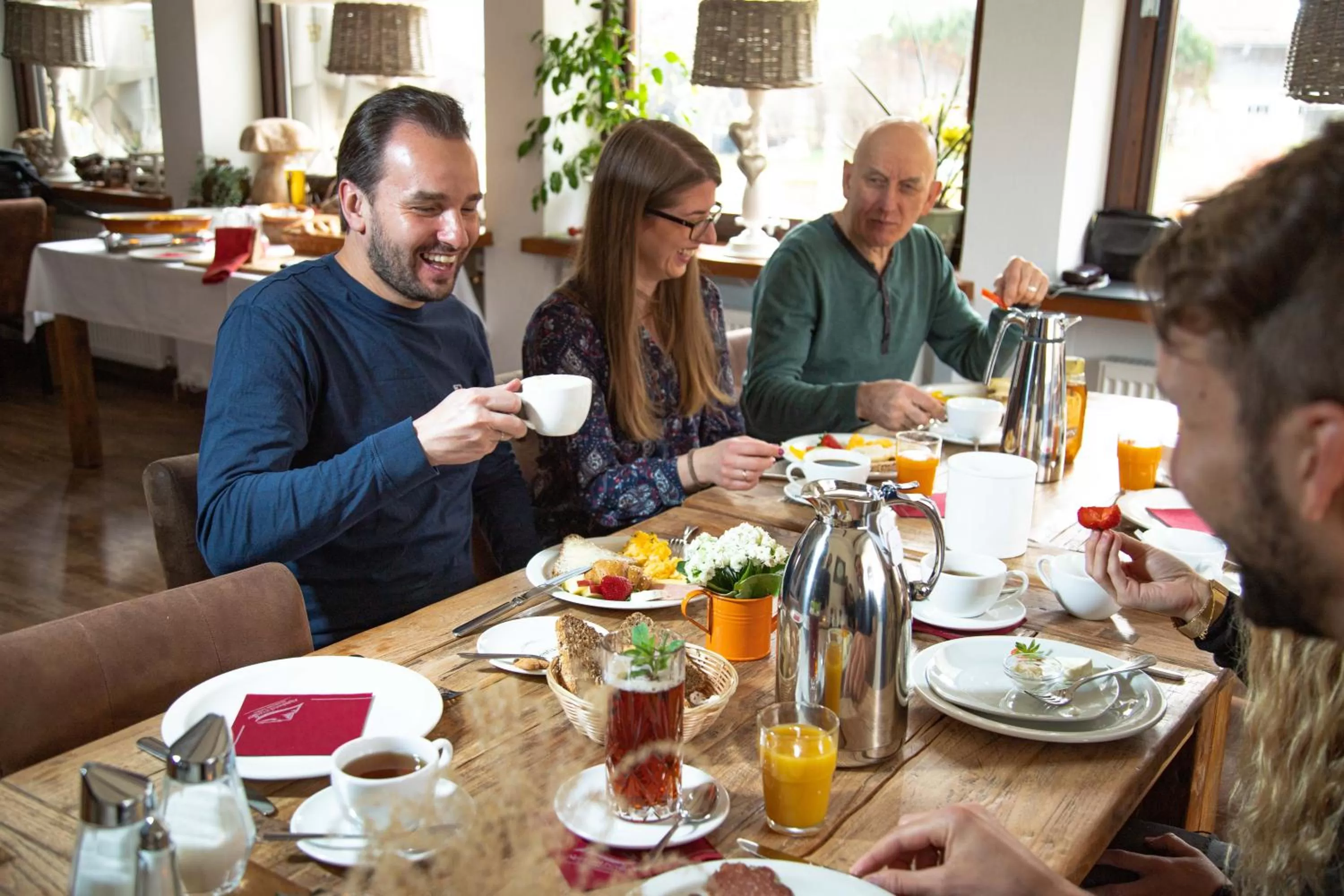 Restaurant/places to eat in Alpinhotel INzeller