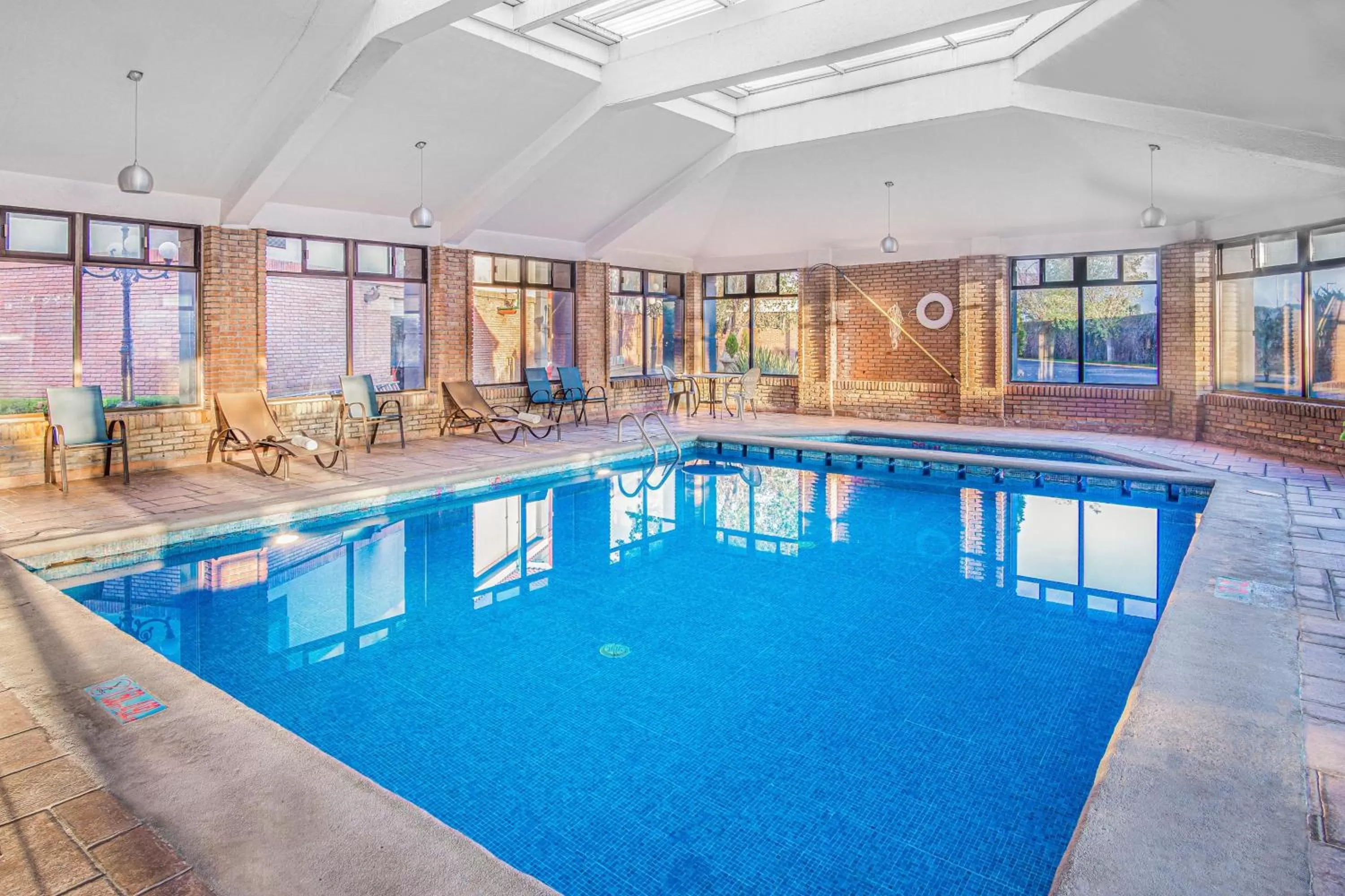 Swimming pool in Four Points by Sheraton Saltillo