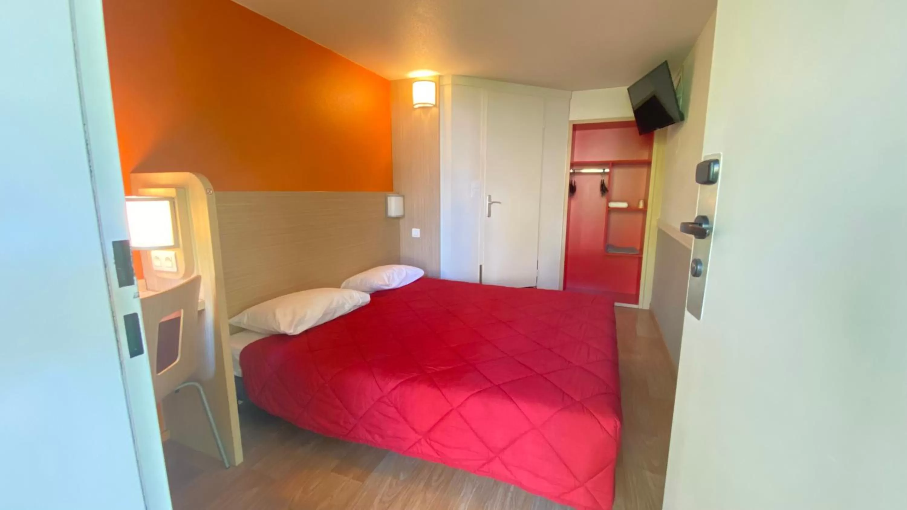 Bedroom, Bed in Premiere Classe Quimper