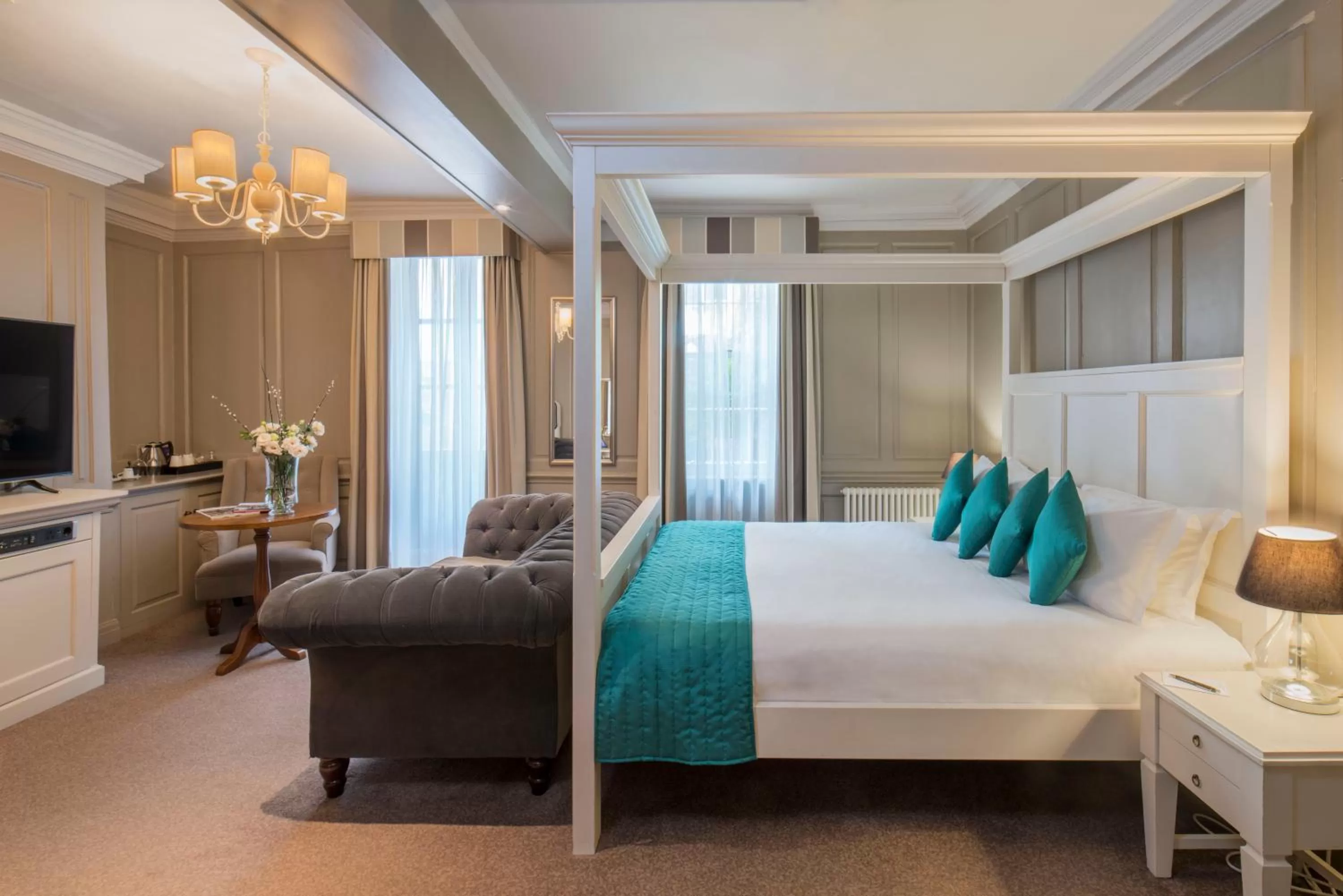 Photo of the whole room, Bed in Vanbrugh House Hotel