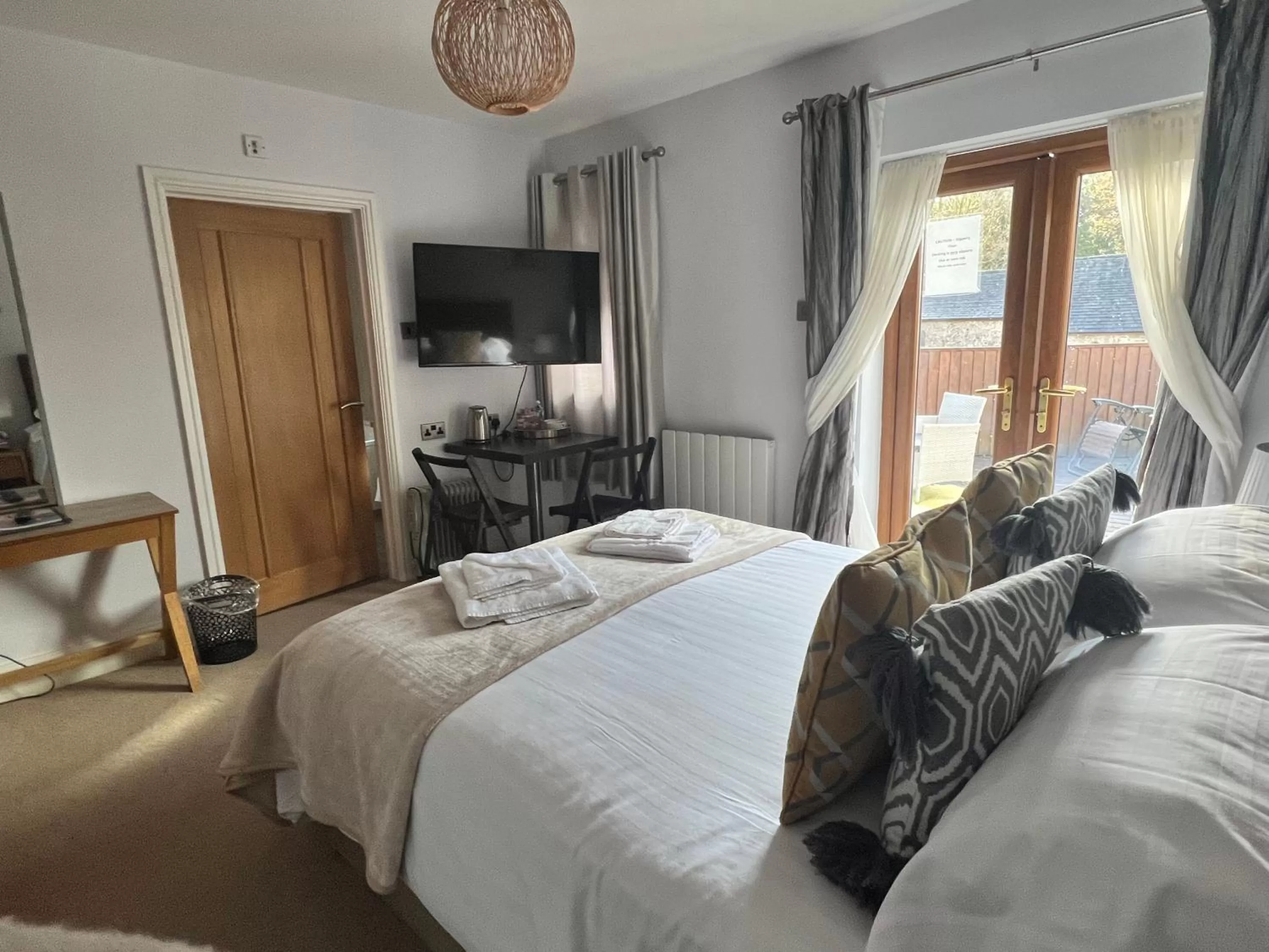 Bed in The Gower Hotel