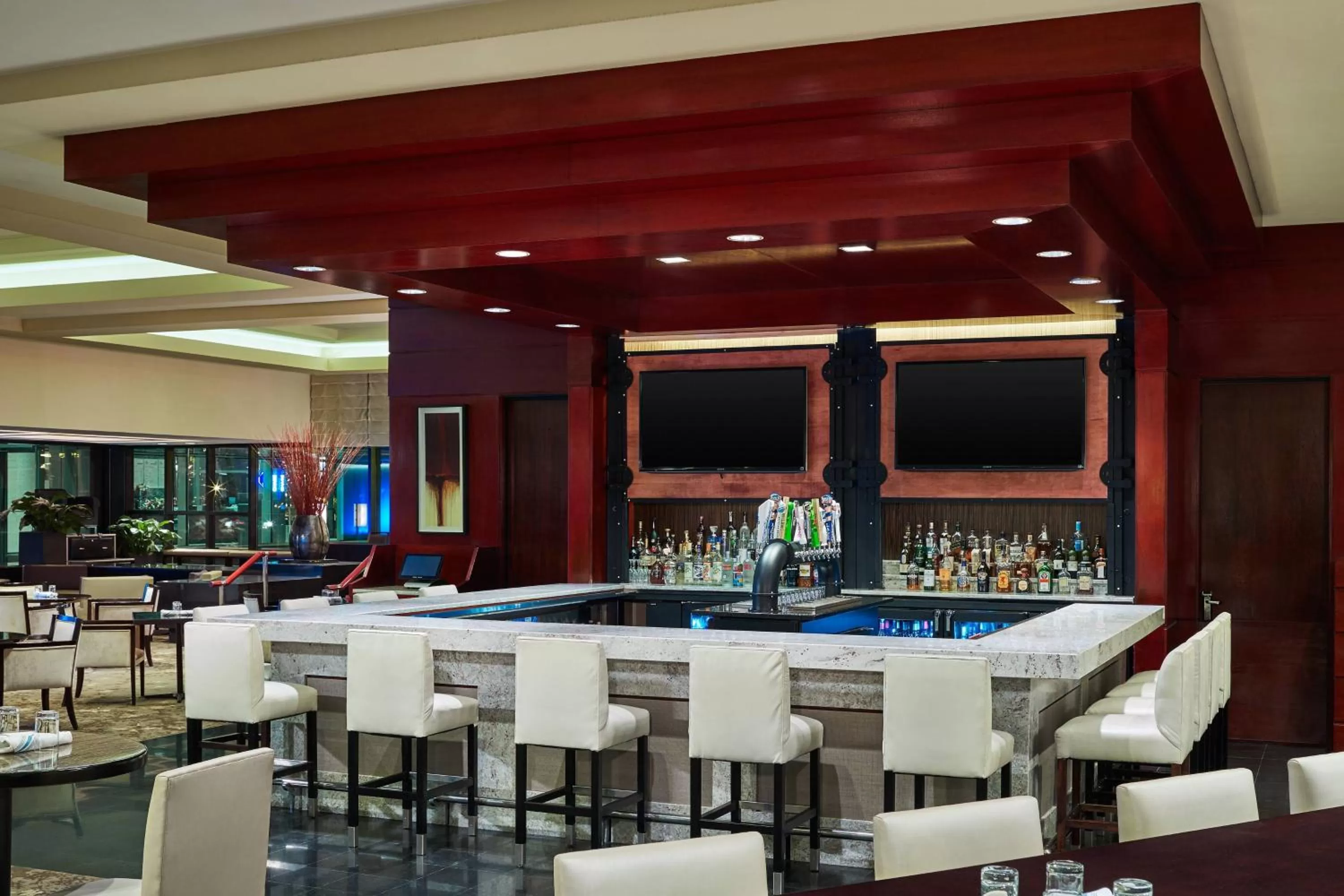 Lounge or bar in The Westin Chicago River North