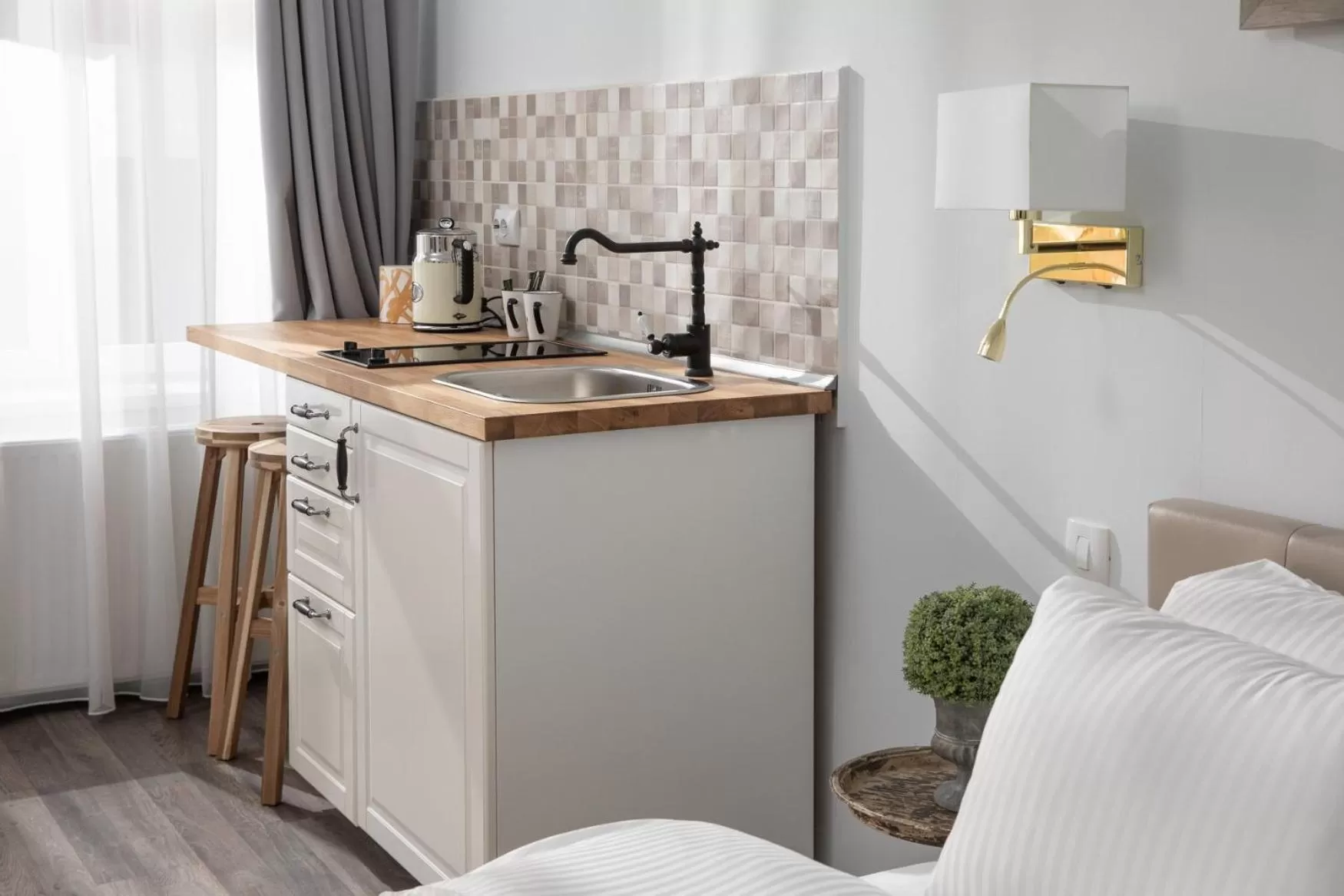 Coffee/tea facilities, Kitchen/Kitchenette in ALBERT RESIDENCE with PARKING