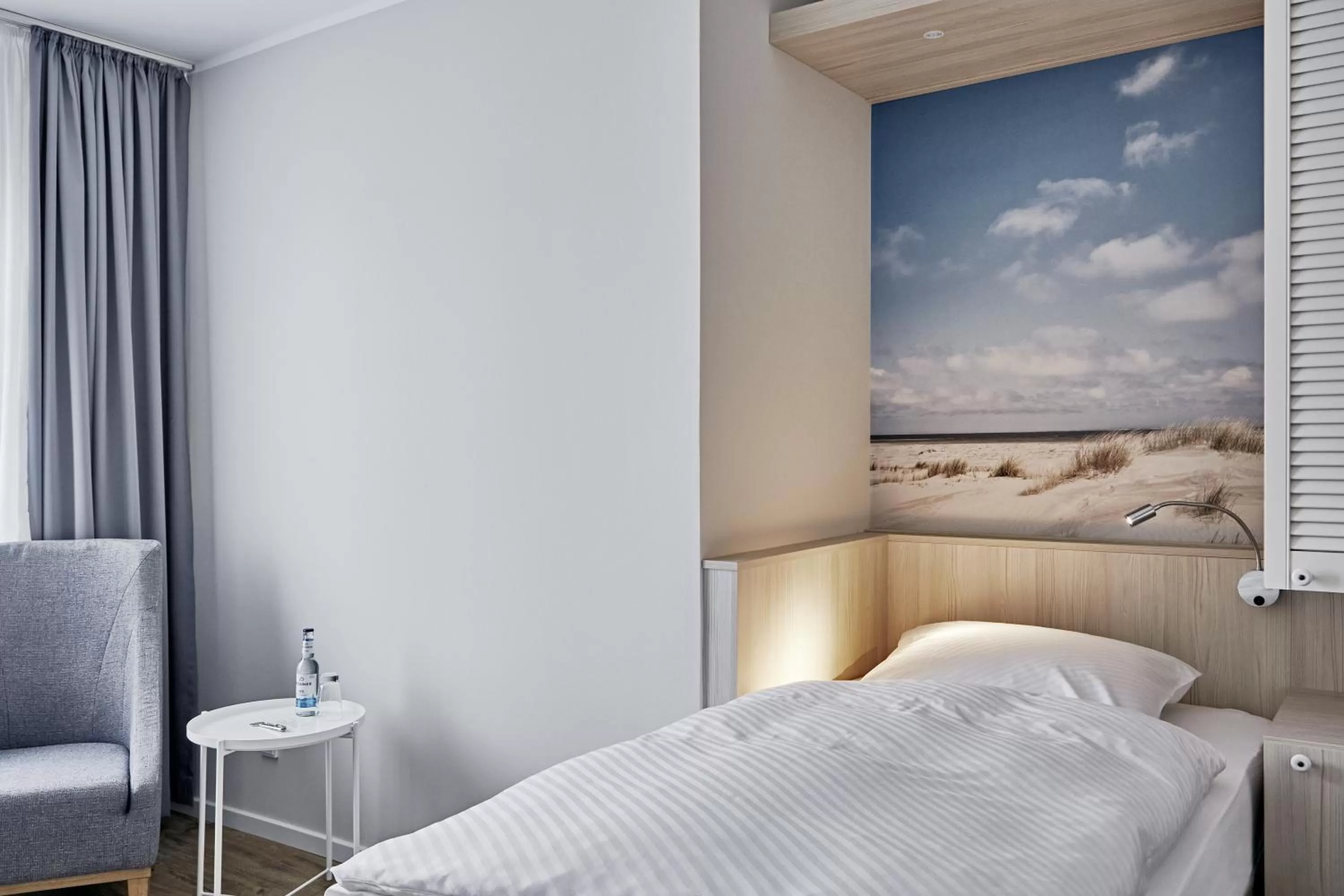 Photo of the whole room, Bed in Duus Hotel garni