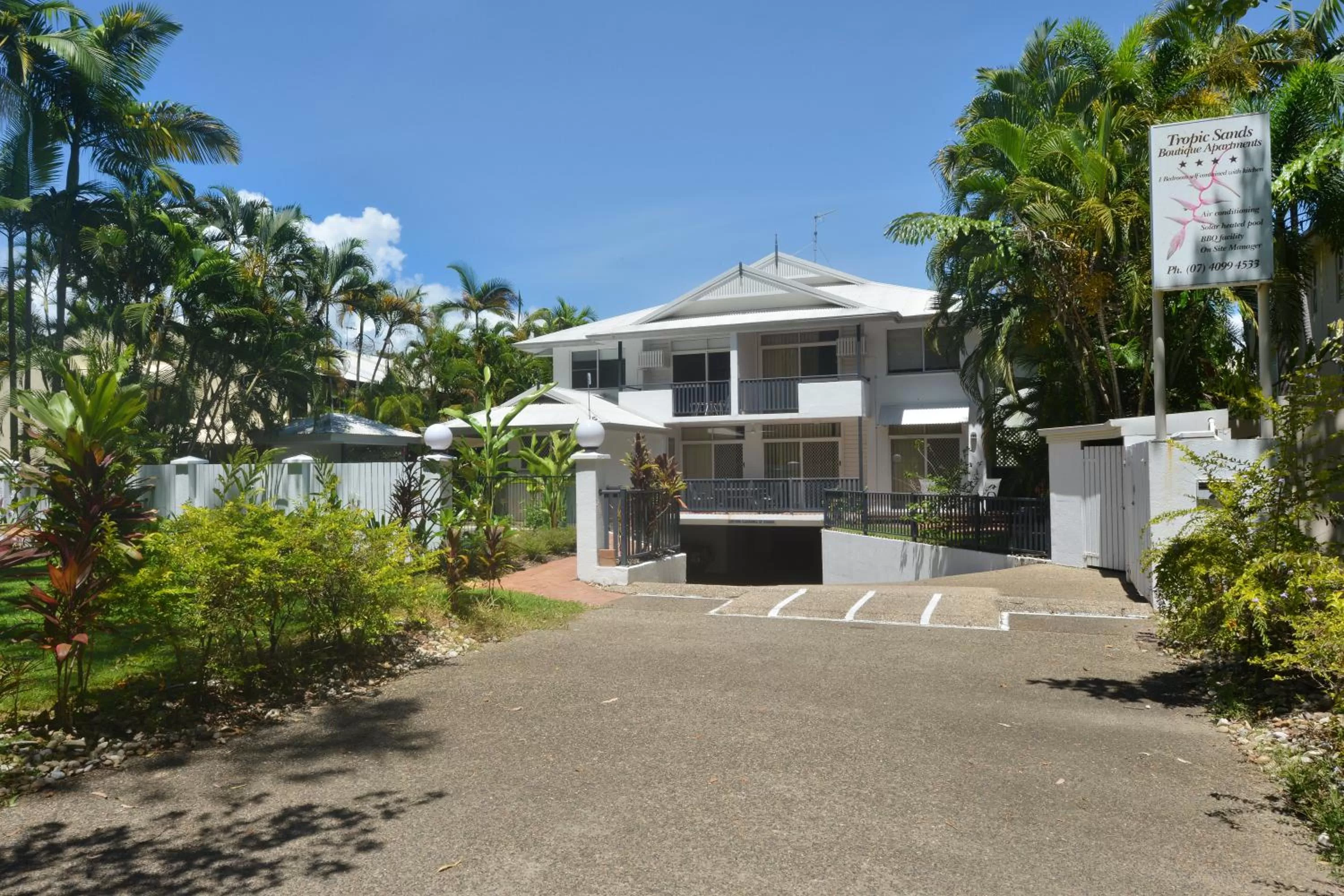 Street view, Property Building in Seascape Holidays - Tropic Sands
