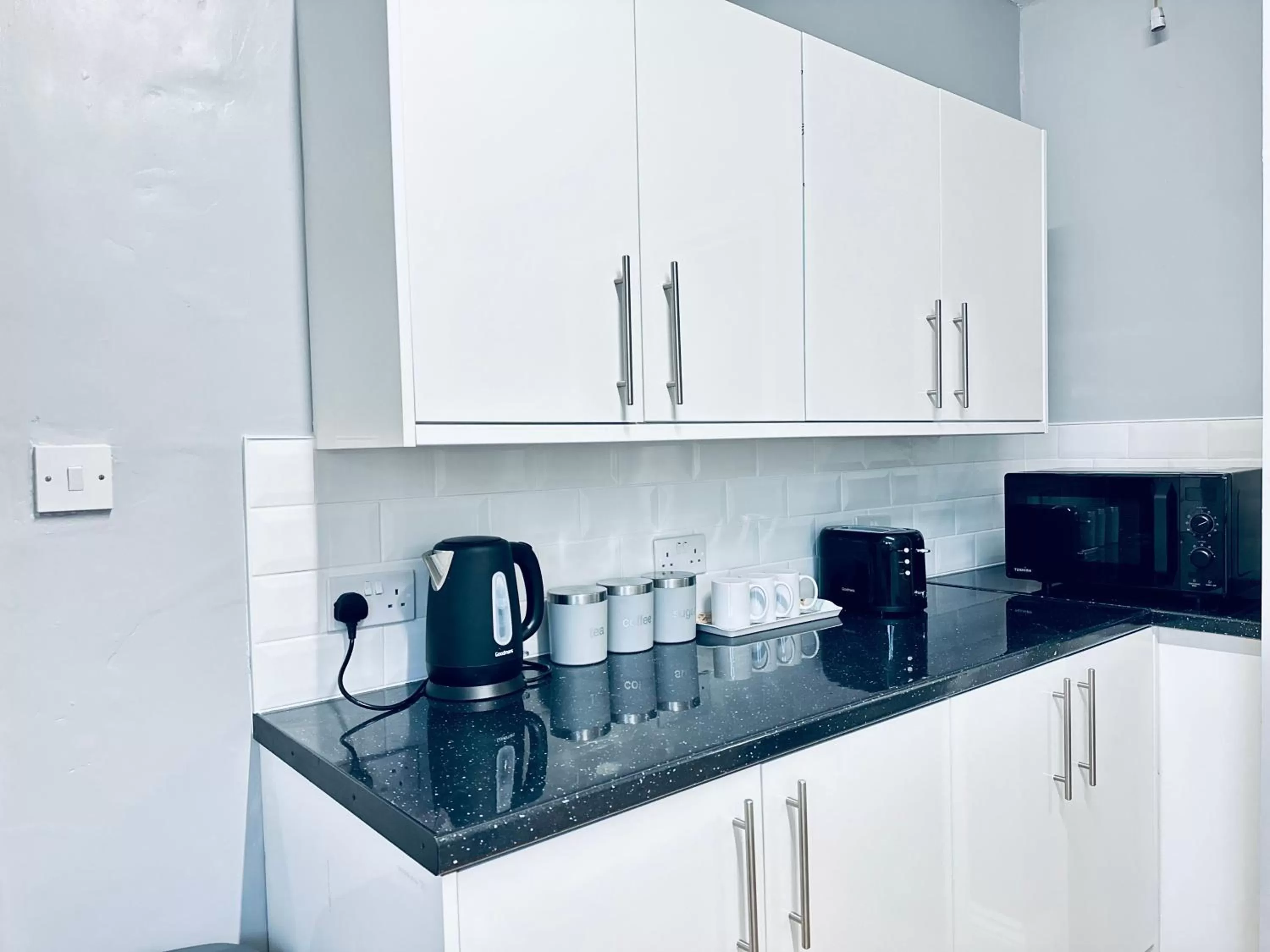 Coffee/tea facilities, Kitchen/Kitchenette in Sandys Holidays Home