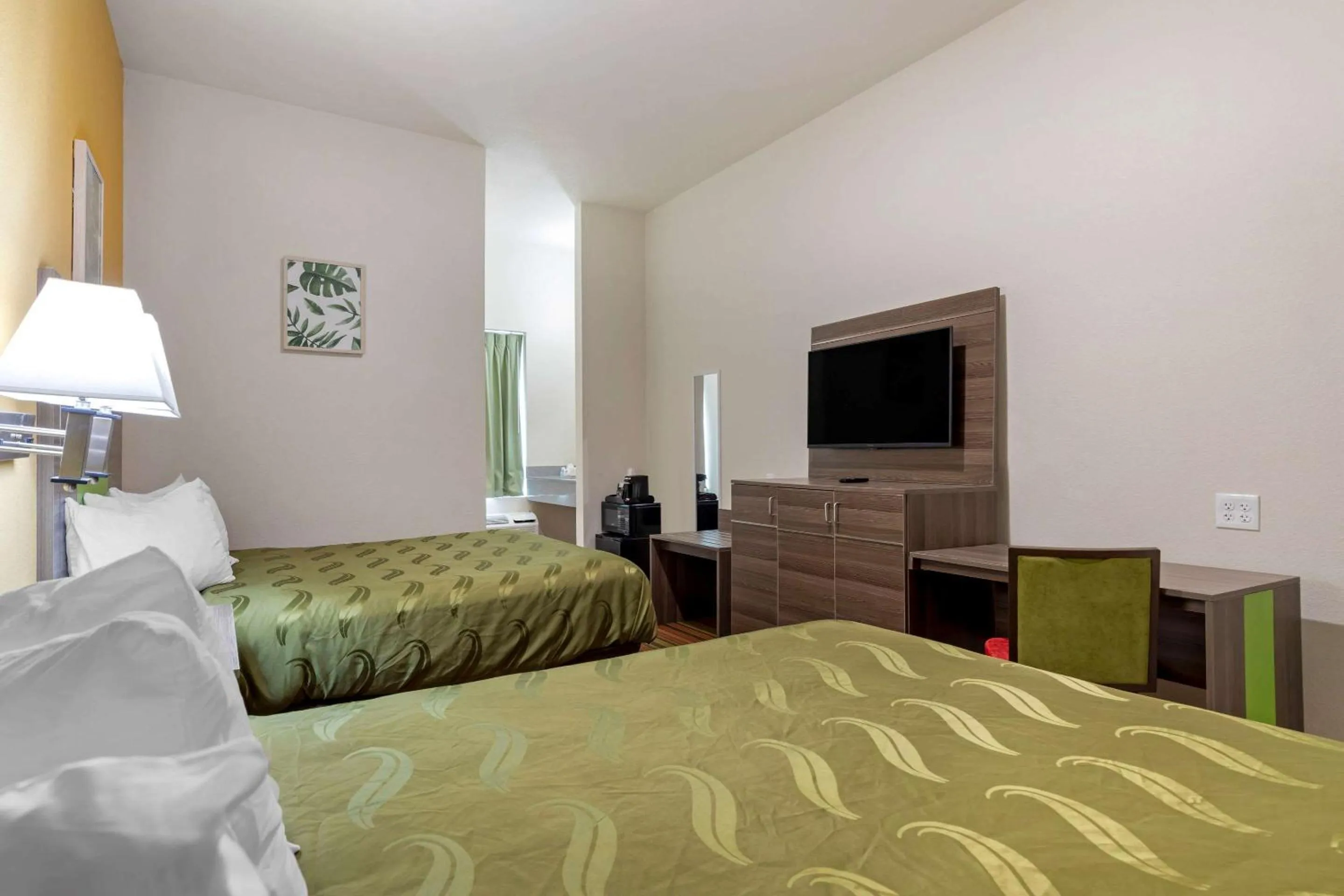 Bedroom, Bed in Quality Inn & Suites Elgin by Choice Hotels