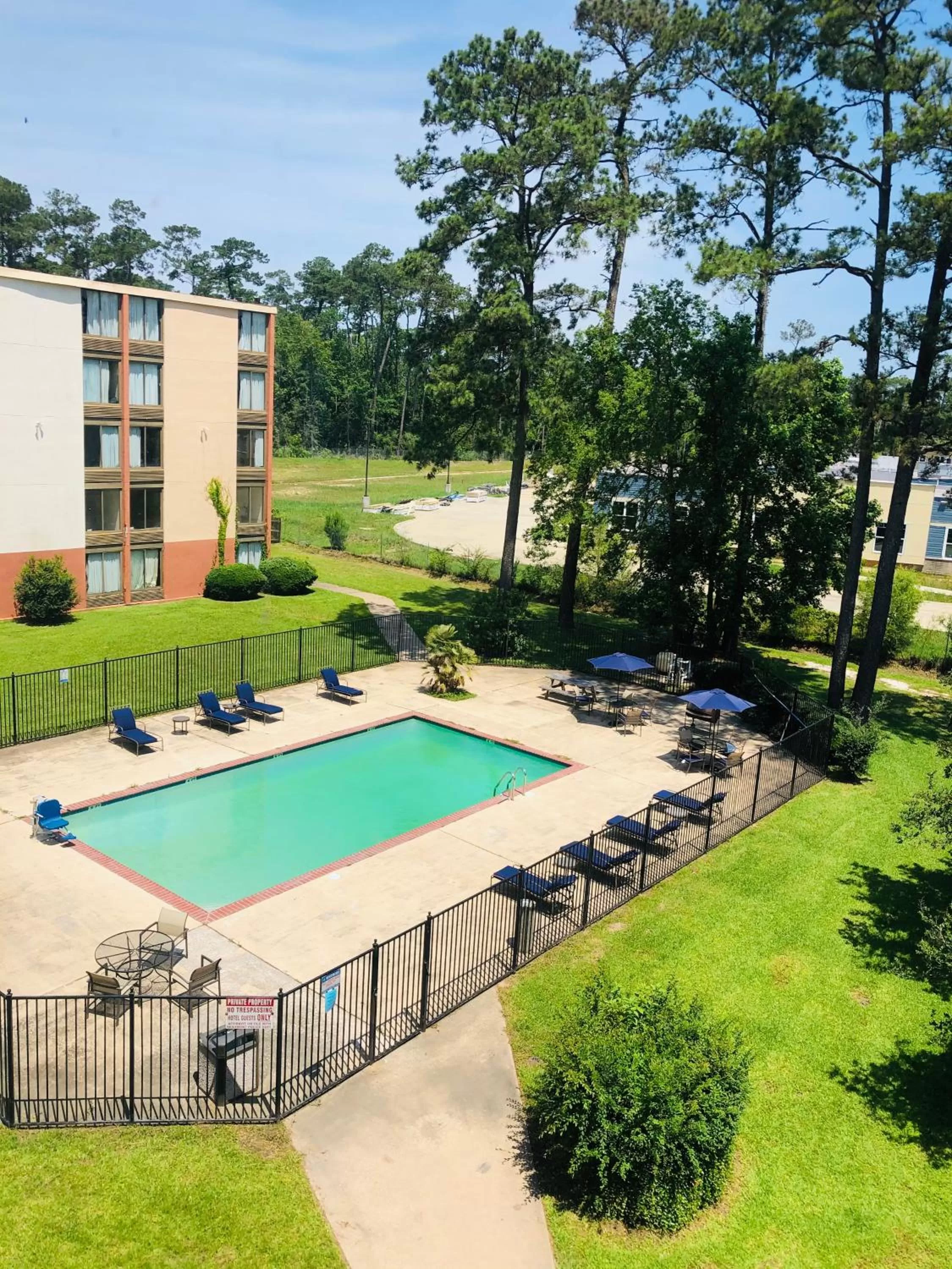 Swimming pool in The Grand Hotel Spindletop