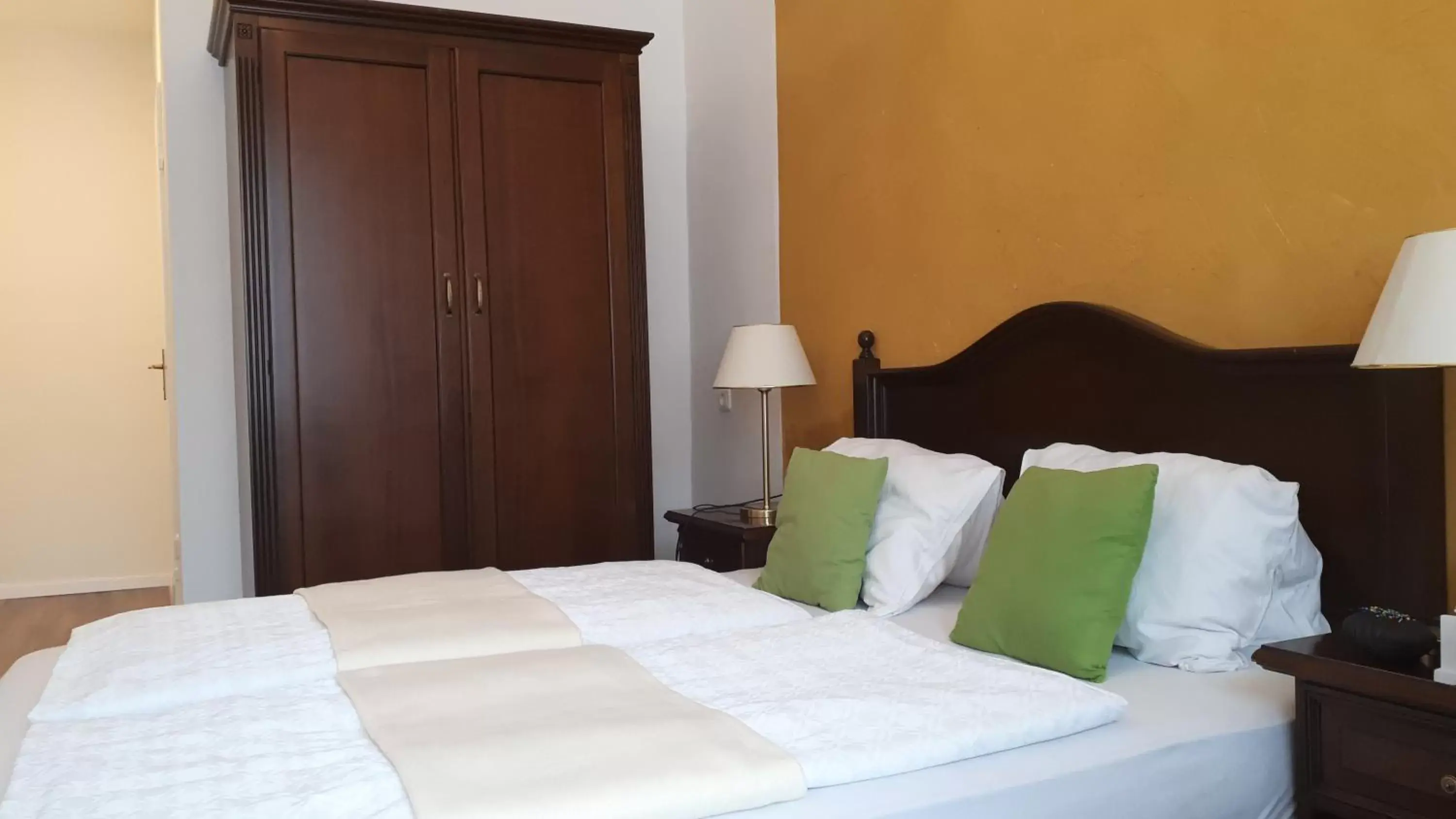 Double Room in Gasthof-Pension Schwarzer Bär Double Room in Gasthof-Pension Schwarzer Bär