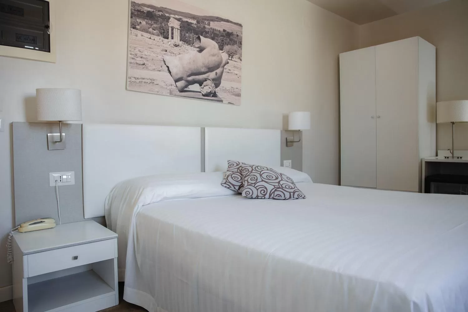 Bedroom, Bed in Hotel Costazzurra Museum & Spa