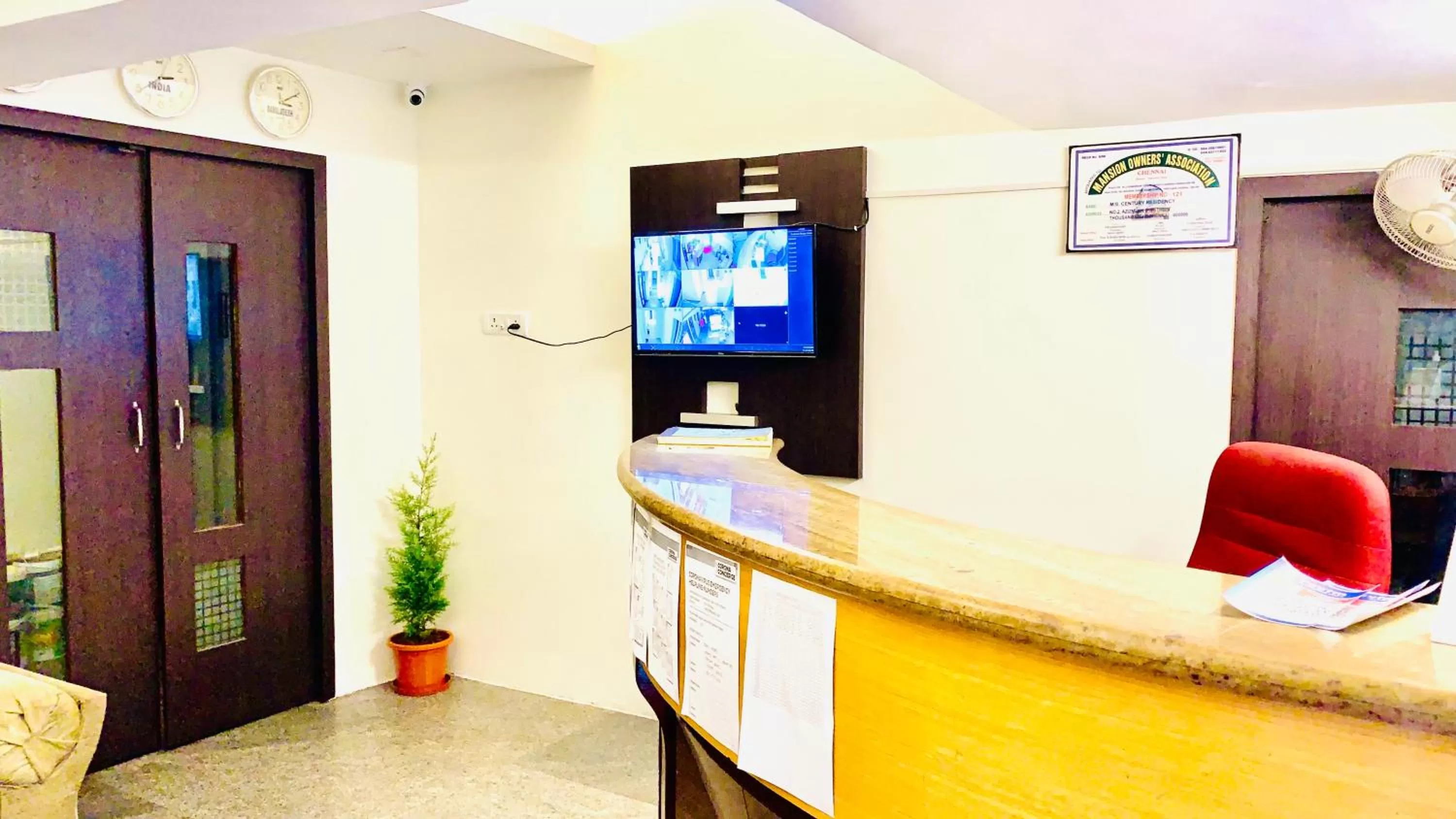 Lobby or reception, TV/Entertainment Center in Half Moon Palace Chennai