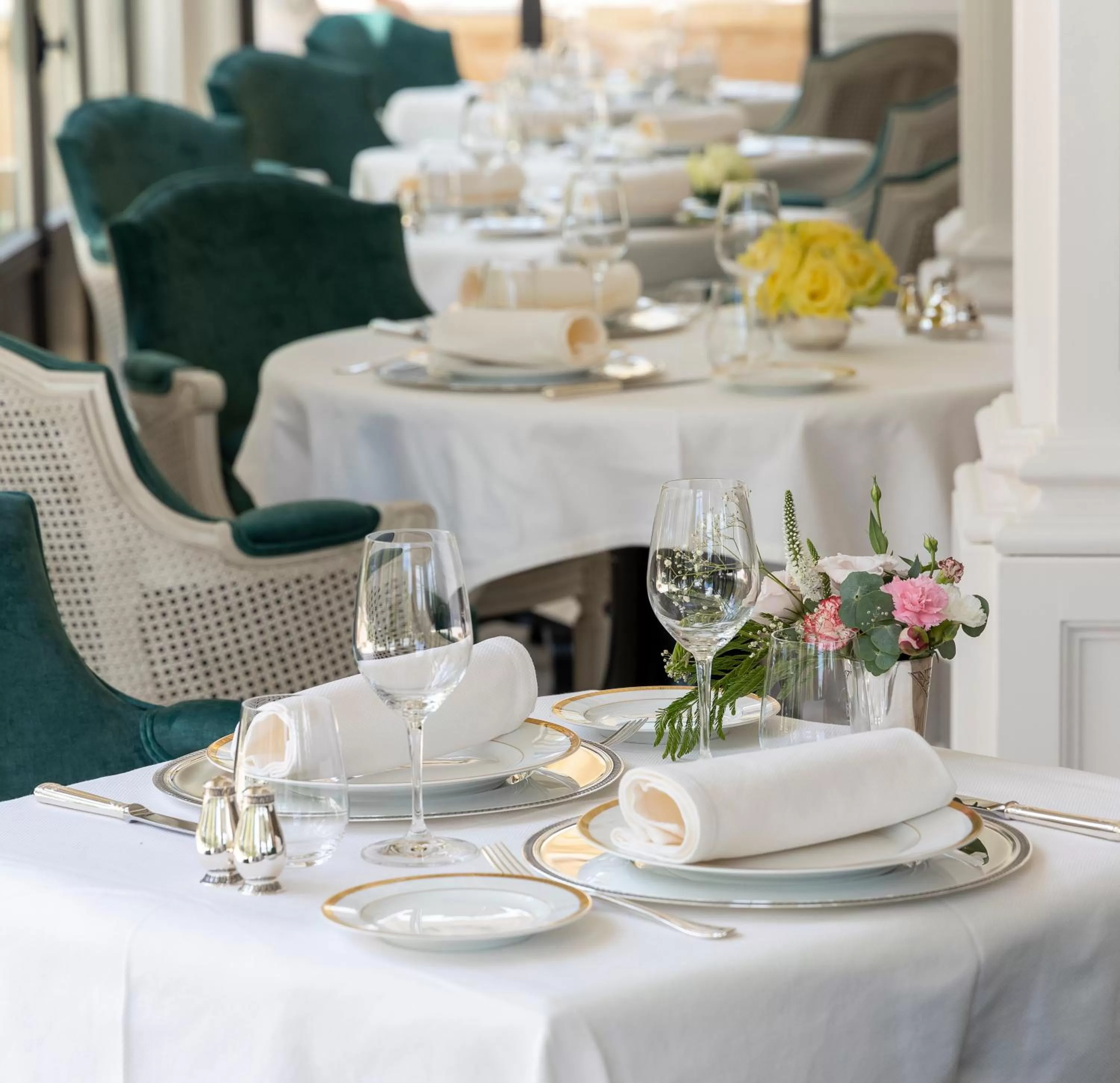 Restaurant/places to eat in Villa Saint-Ange