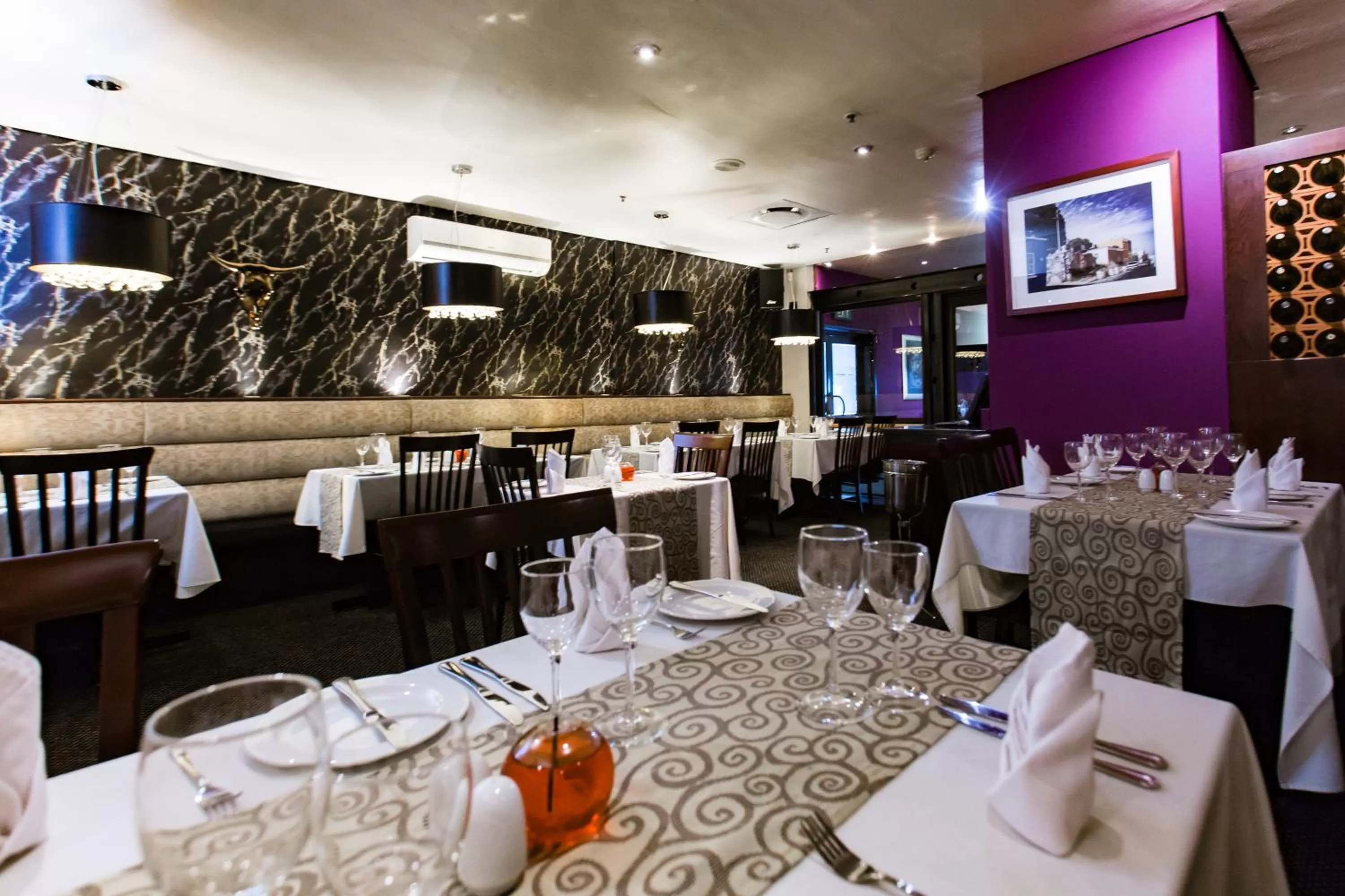 Restaurant/places to eat in Cape Town Lodge Hotel