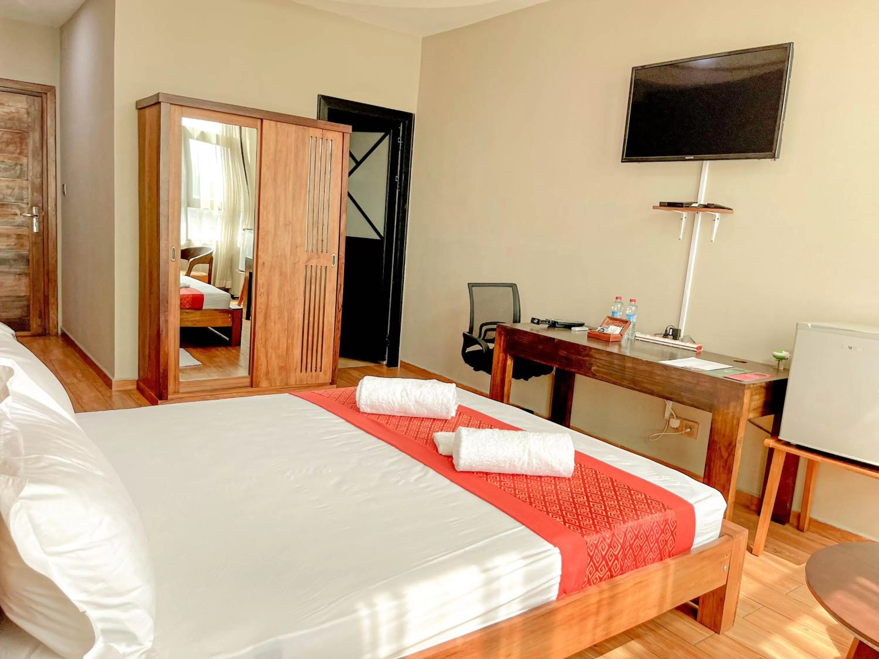 Photo of the whole room in Valiha Hotel Antananarivo