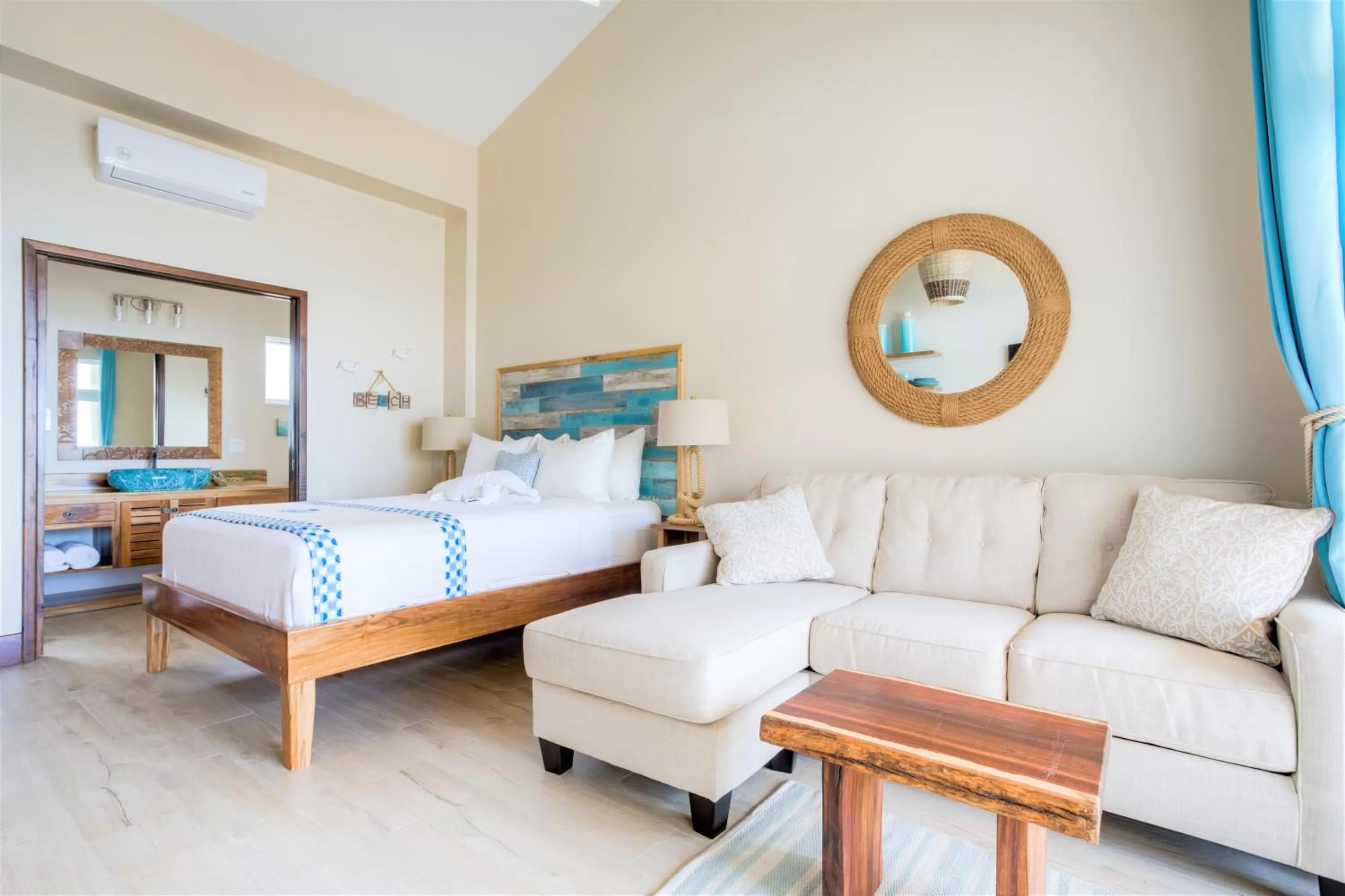 Photo of the whole room, Bed in Ocean Breeze