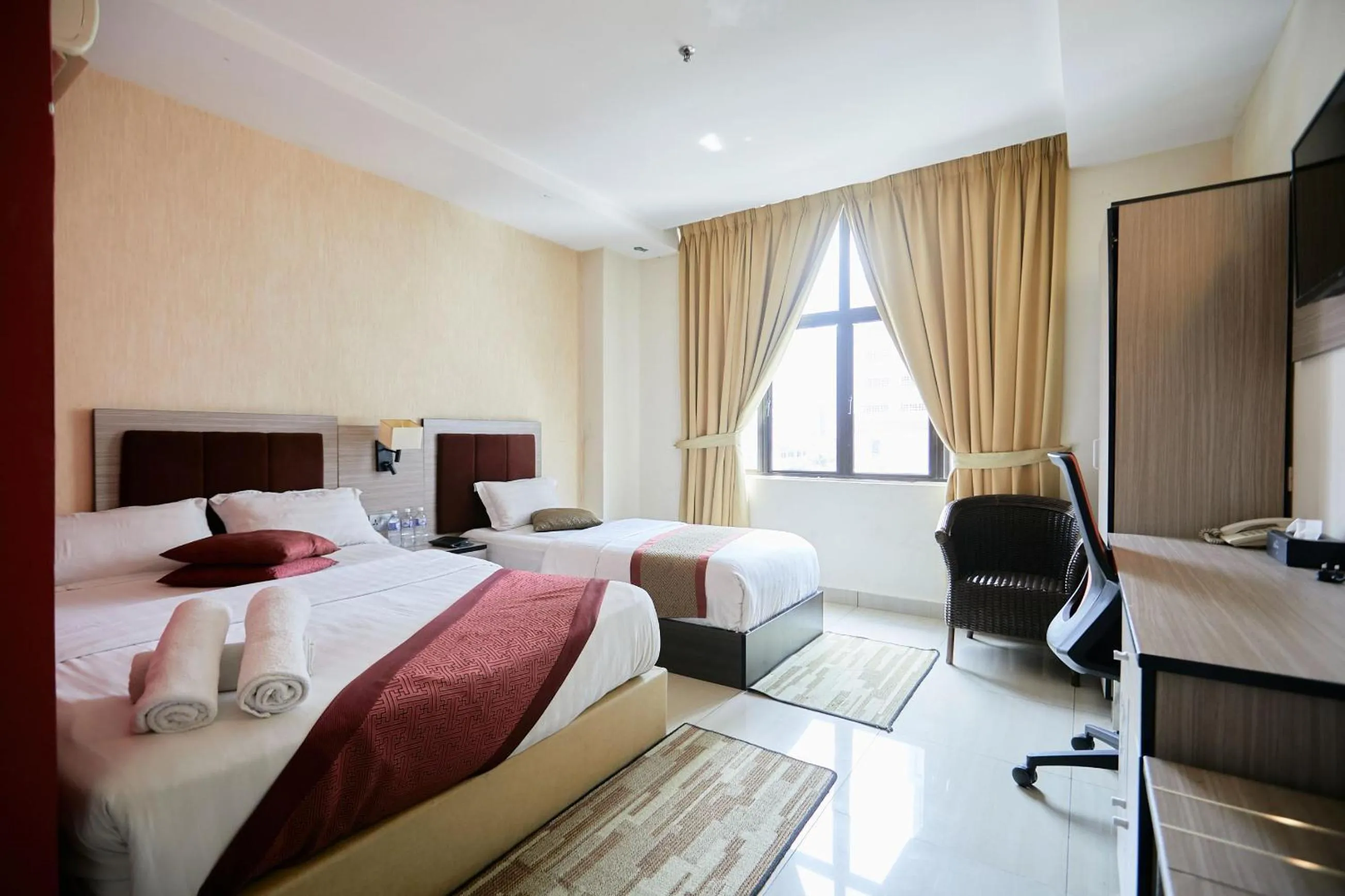 Photo of the whole room in Dolphin Hotel, Chow Kit Kuala Lumpur