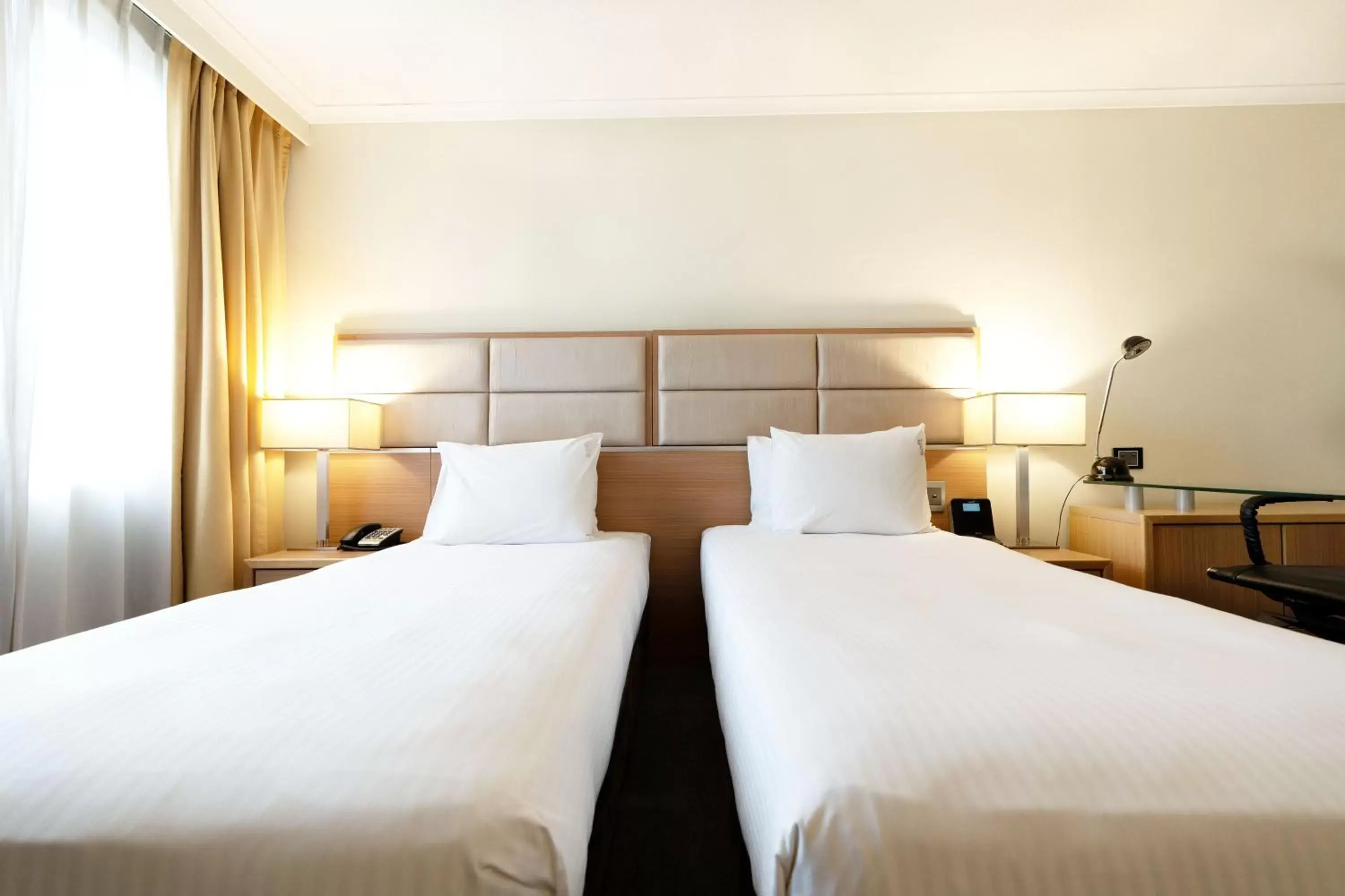 Standard Twin Room in Holiday Inn Parramatta by IHG Standard Twin Room in Holiday Inn Parramatta by IHG