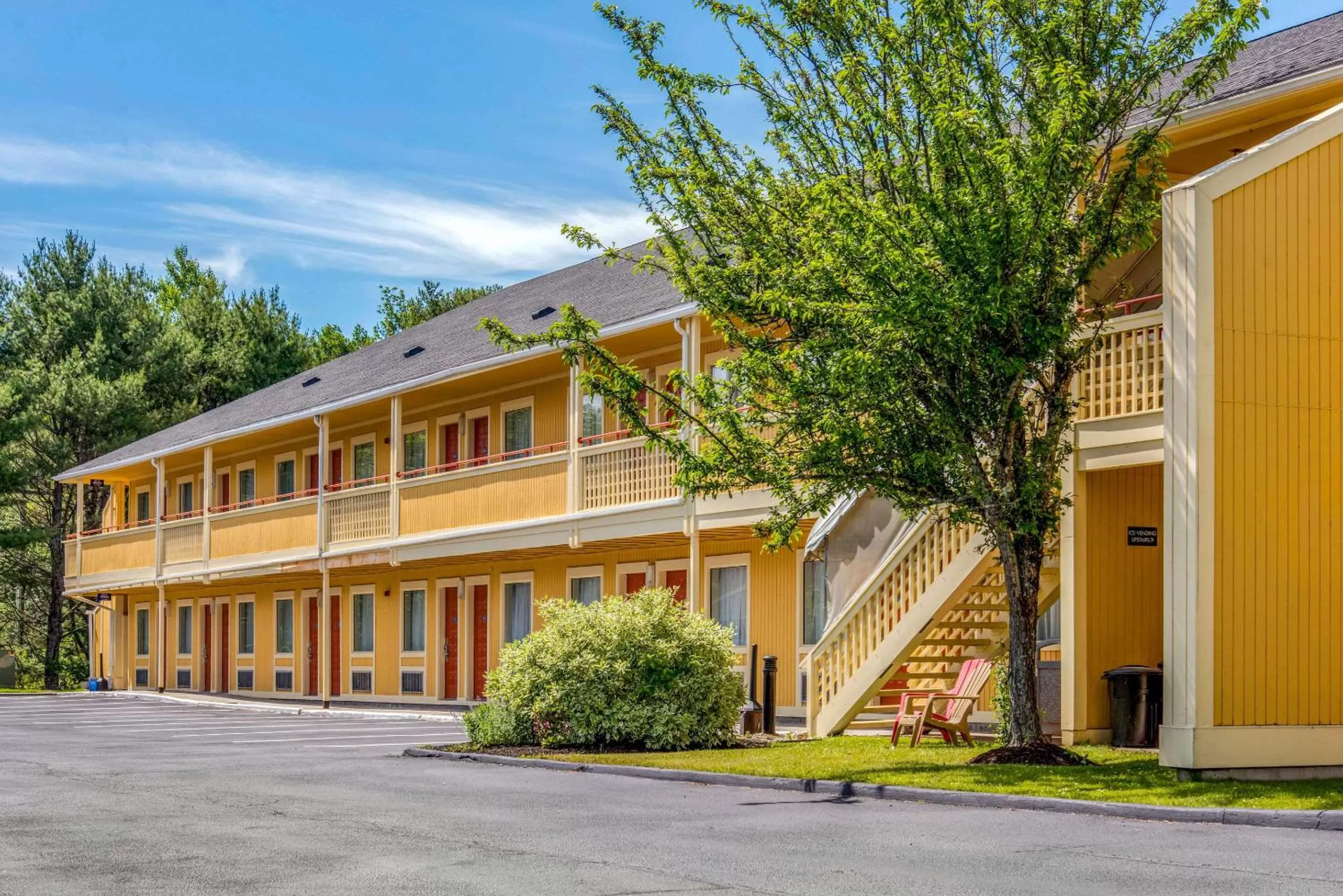 Property building in Econo Lodge Freeport - Brunswick Area
