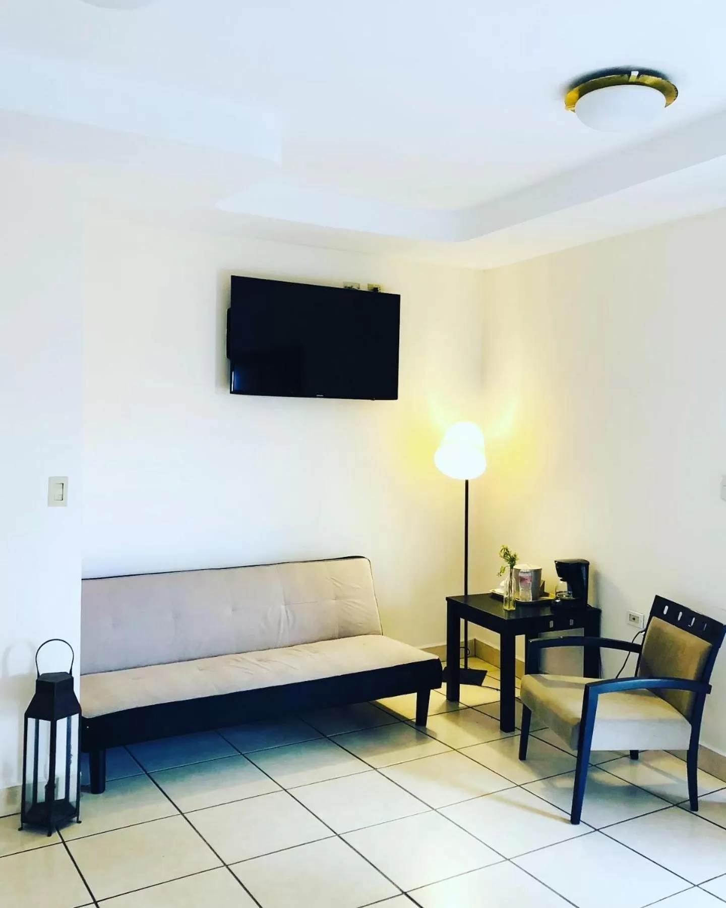 TV and multimedia, TV/Entertainment Center in Hotel La Estación