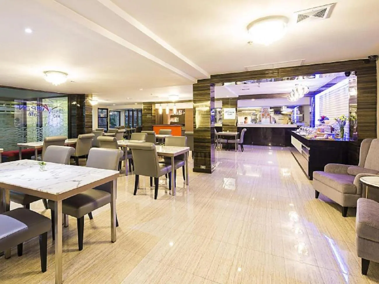 Restaurant/places to eat in Aspen Suites Hotel Sukhumvit 2