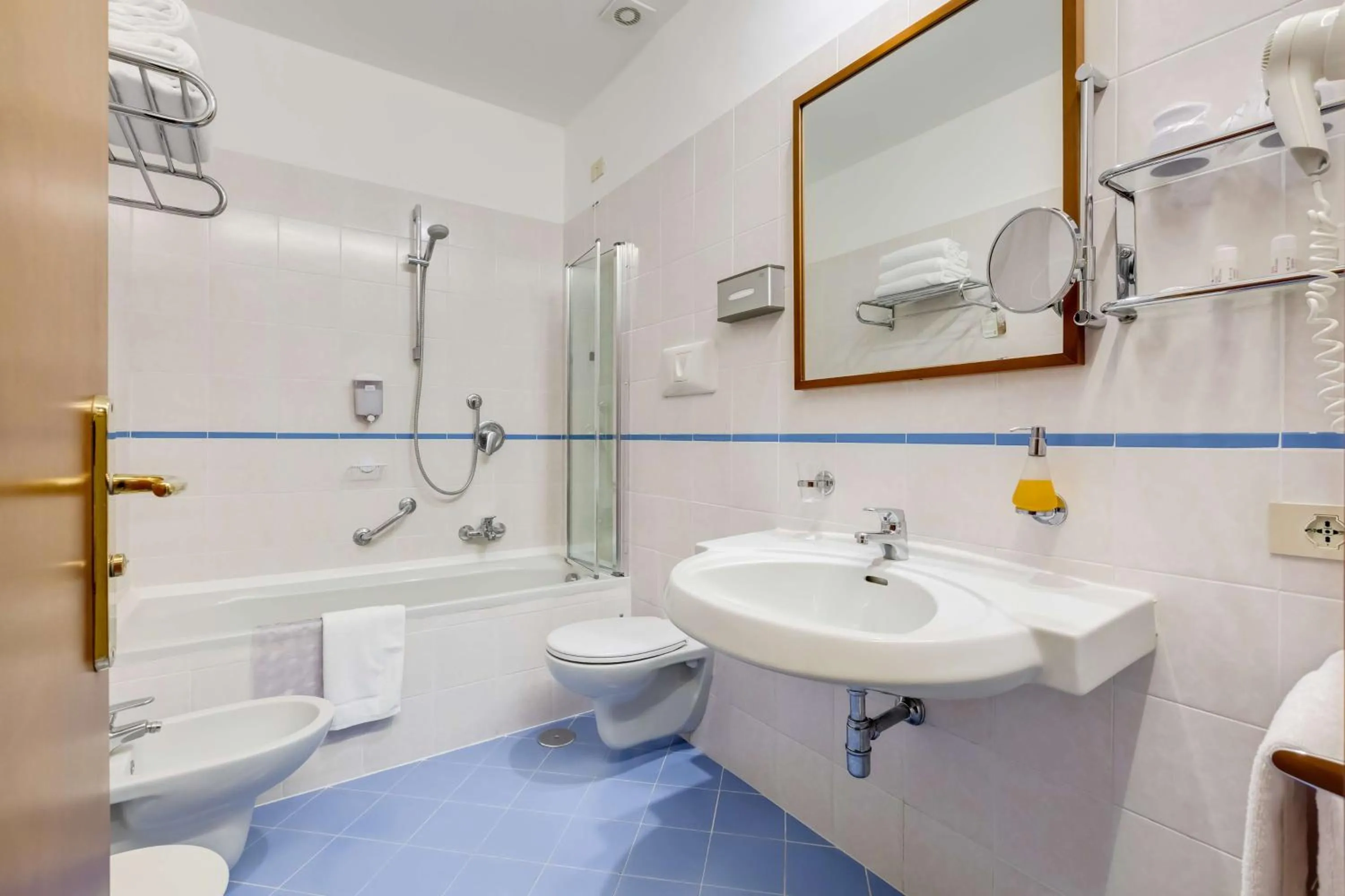 Bathroom in Best Western Hotel La Solara