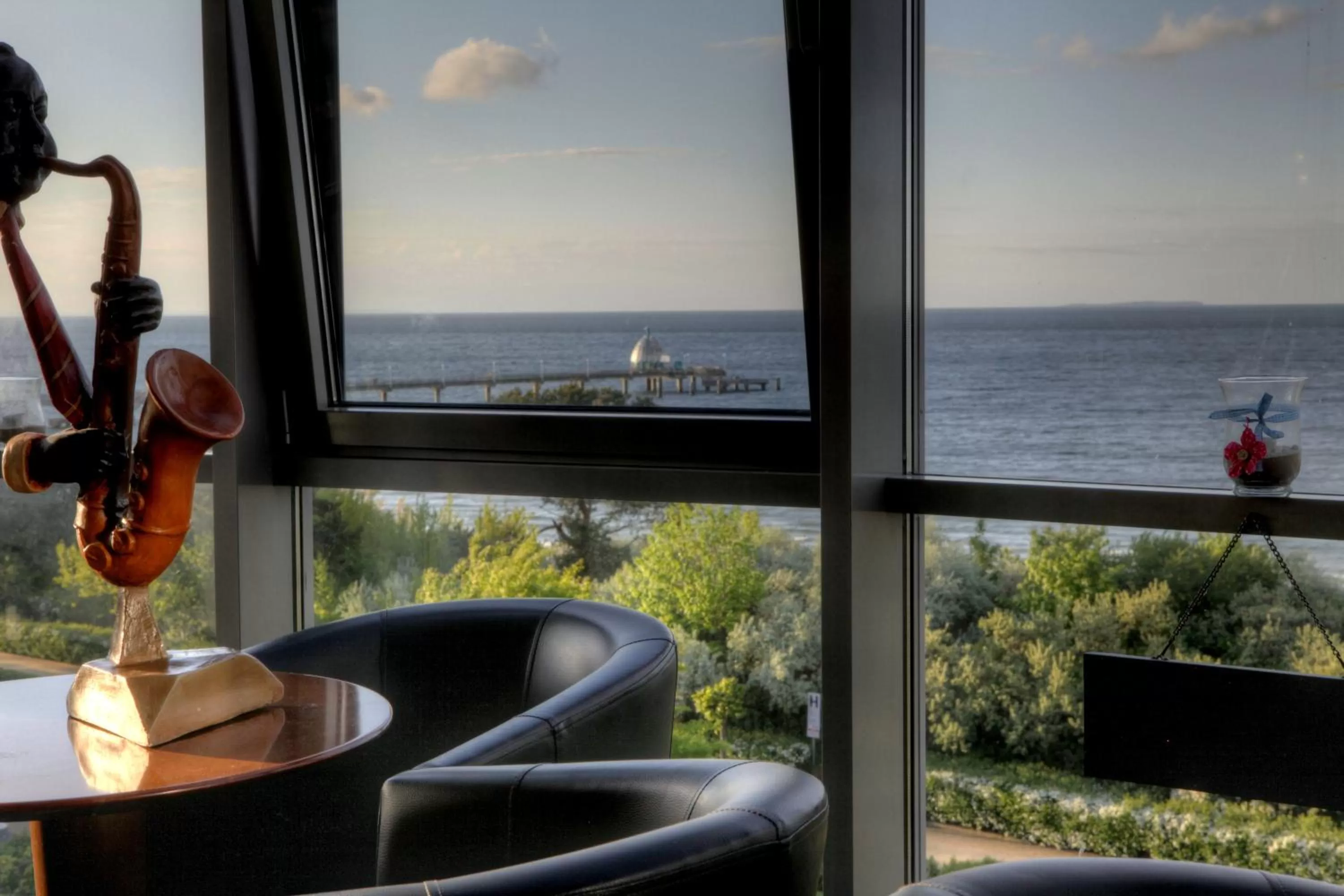 Restaurant/places to eat in Hotel Asgard