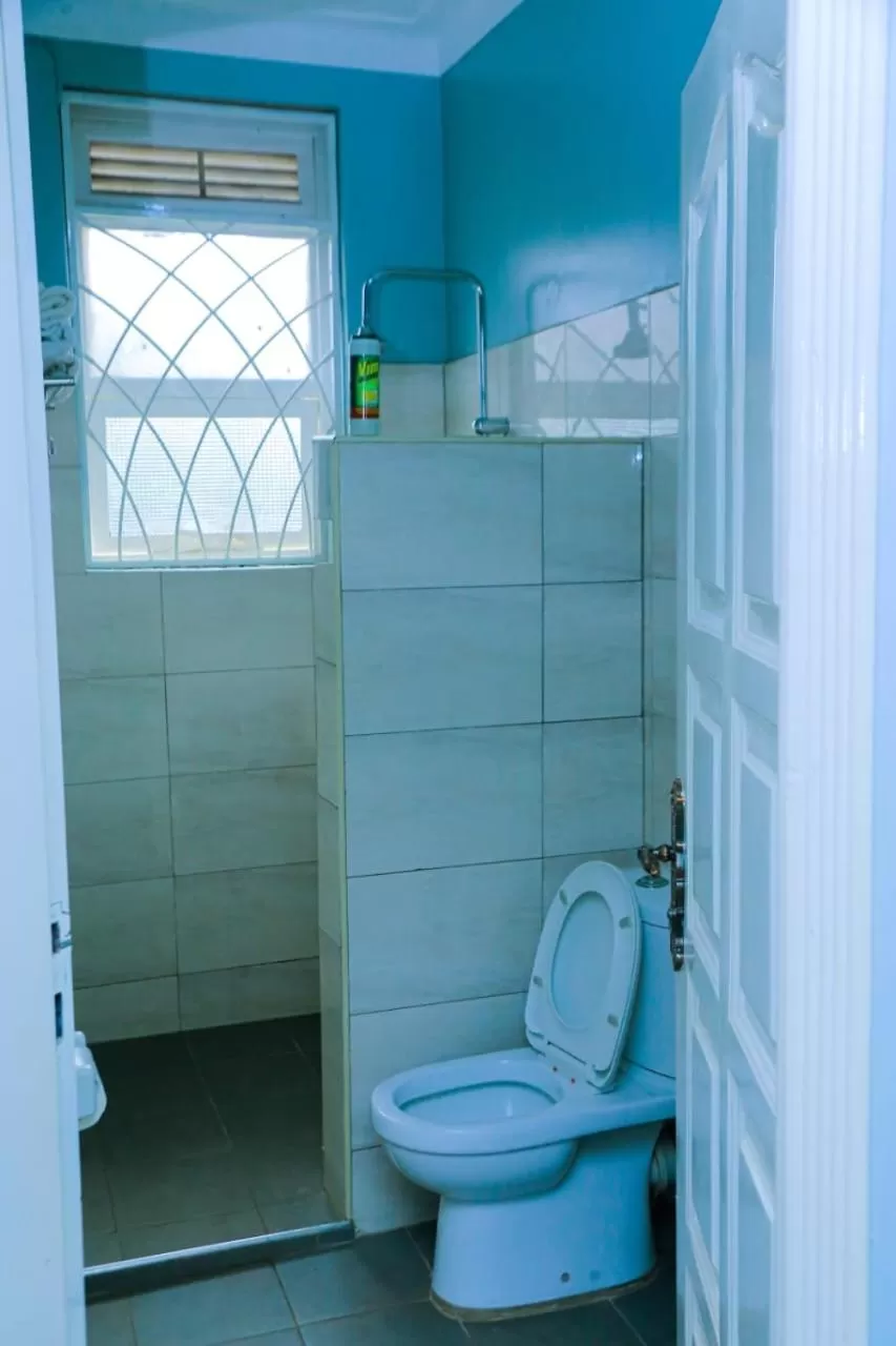 Bathroom in Karibu Namugongo