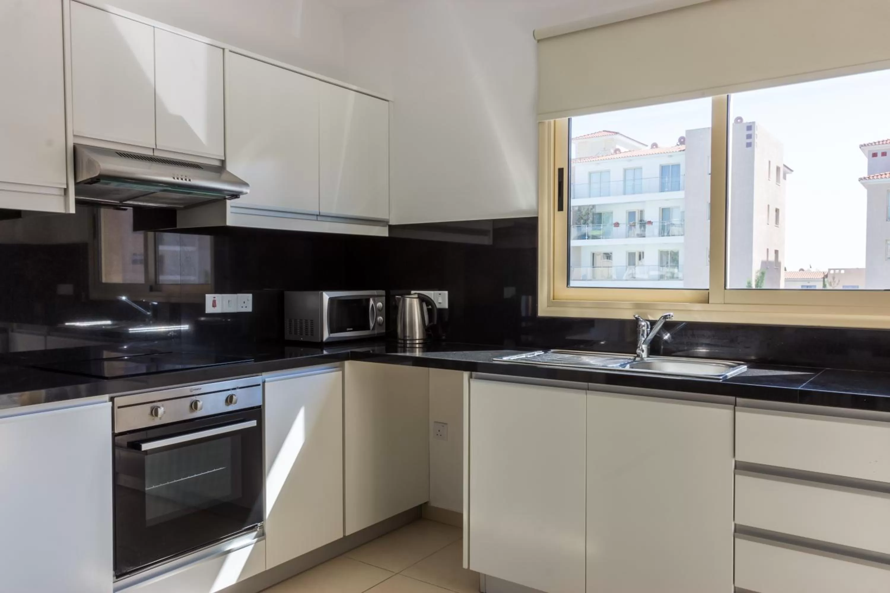 Kitchen or kitchenette in Elysia Park