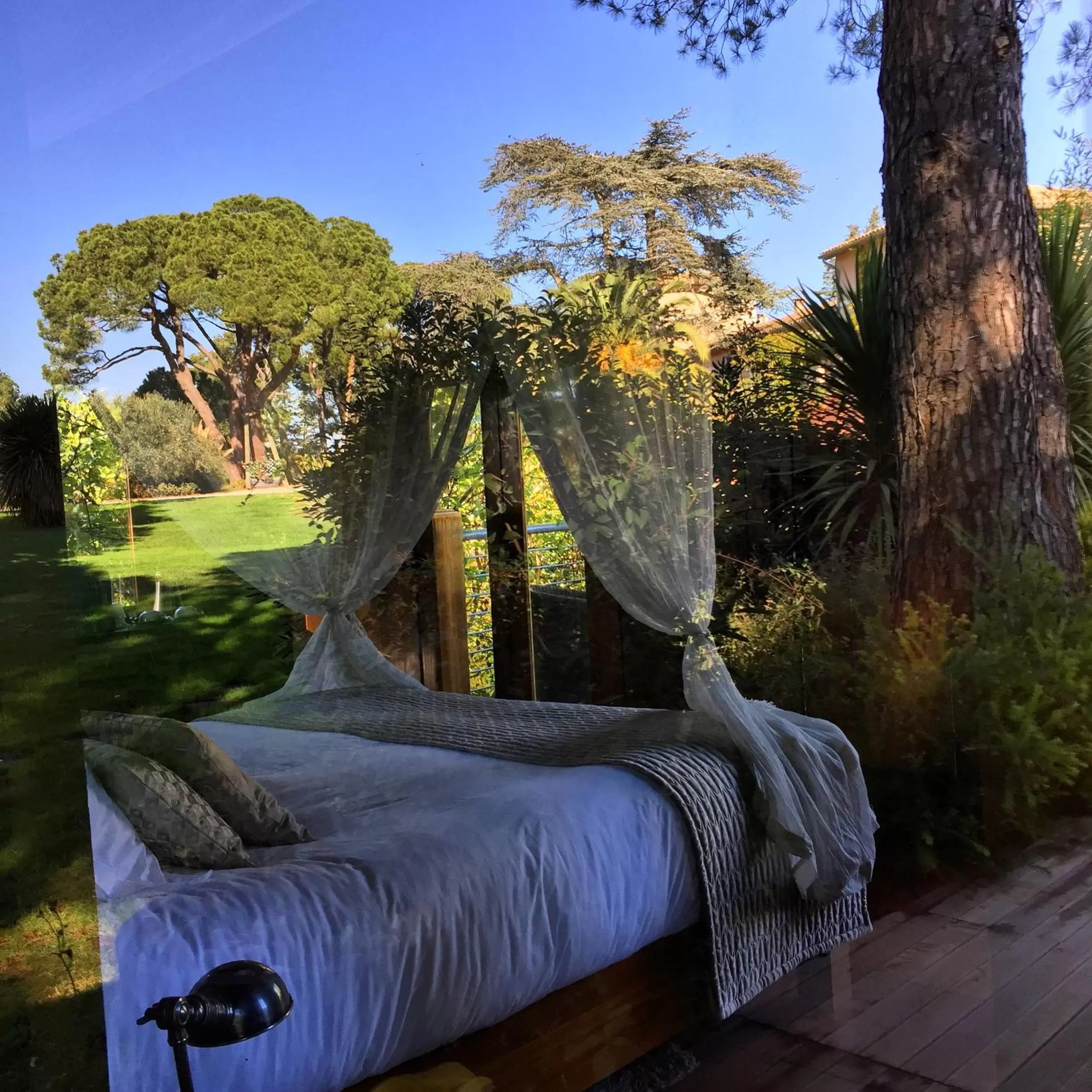 Bed in Le Mas de l'Espérance - Chambres d'hôtes de Prestige