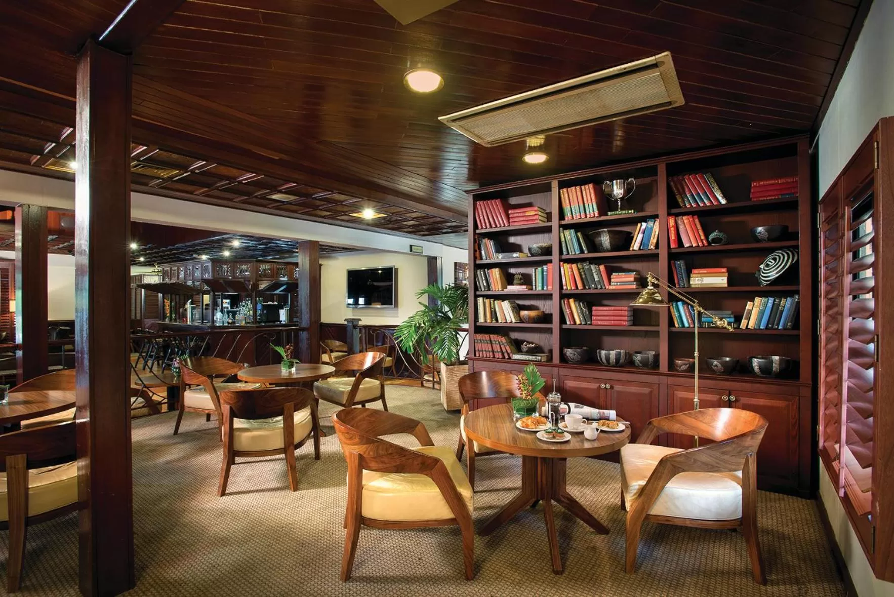 Lounge or bar in Labadi Beach Hotel