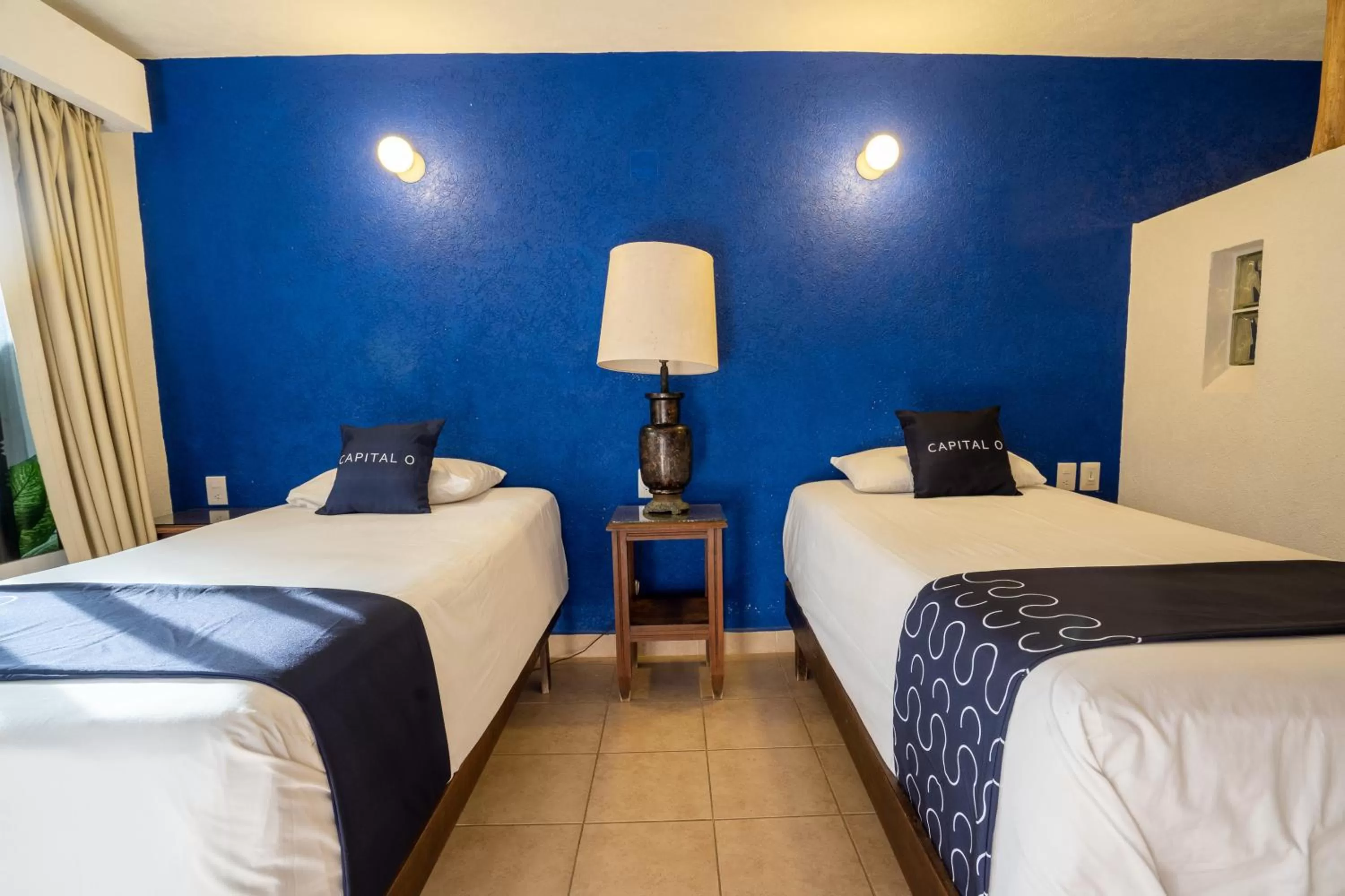 Bedroom, Bed in Hotel Mision, Acapulco centro