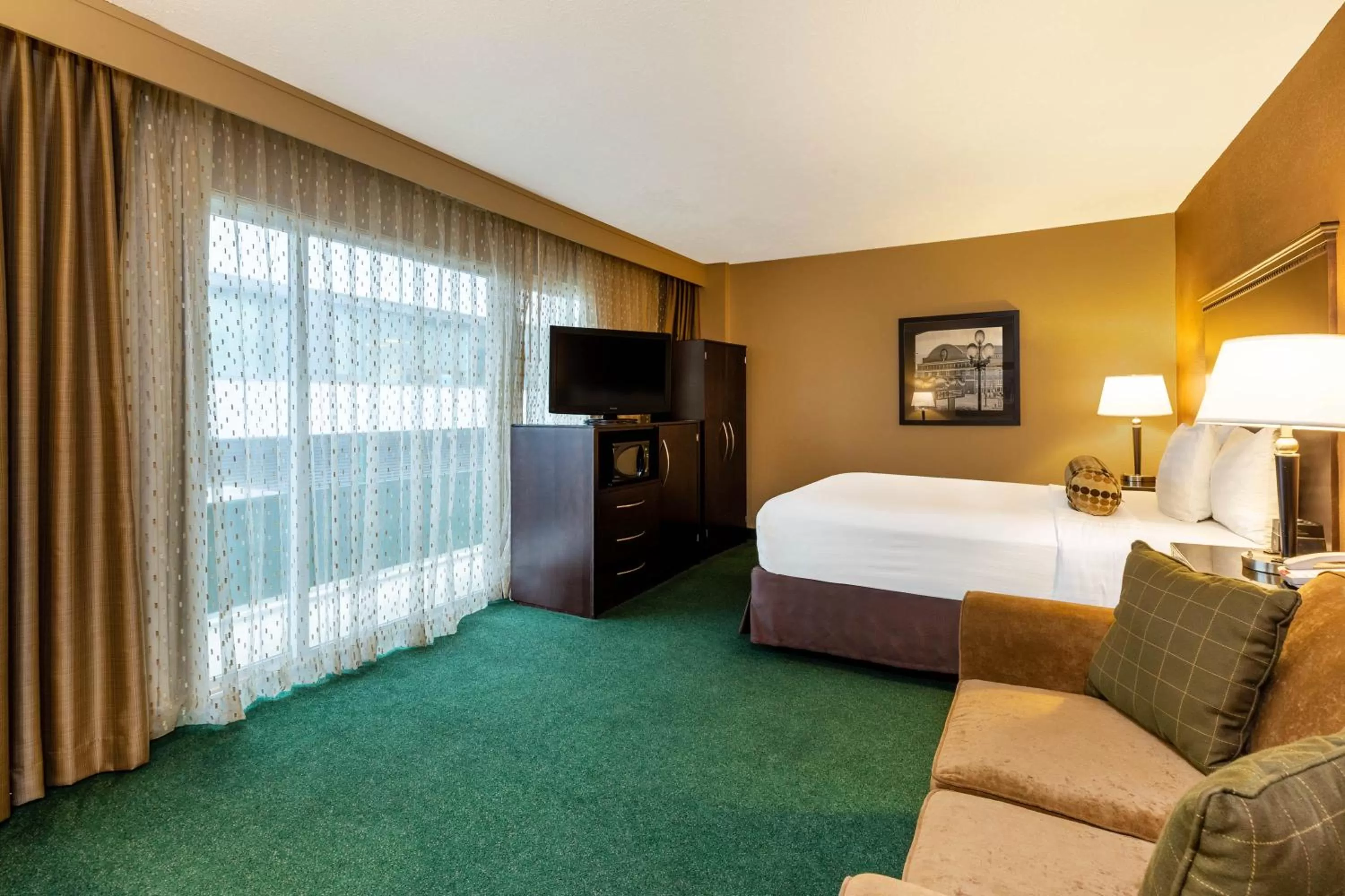 Bed in La Quinta by Wyndham Seattle Downtown