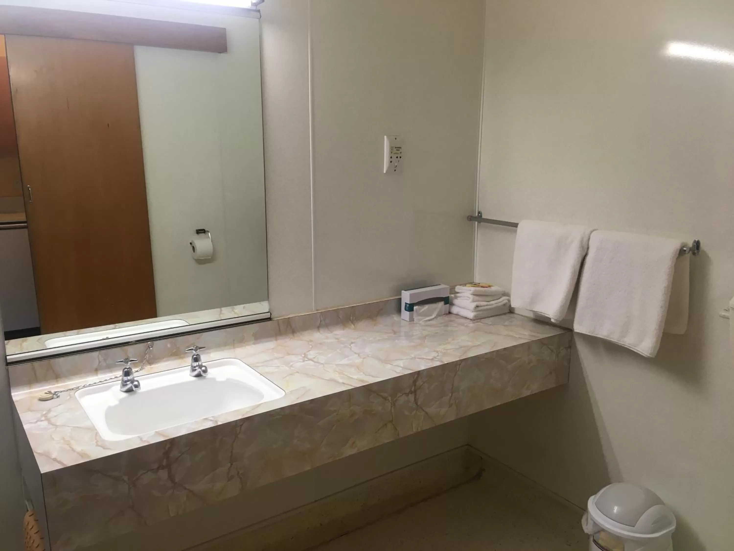 Standard Room - Sleeps 4 in Leviathan Hotel