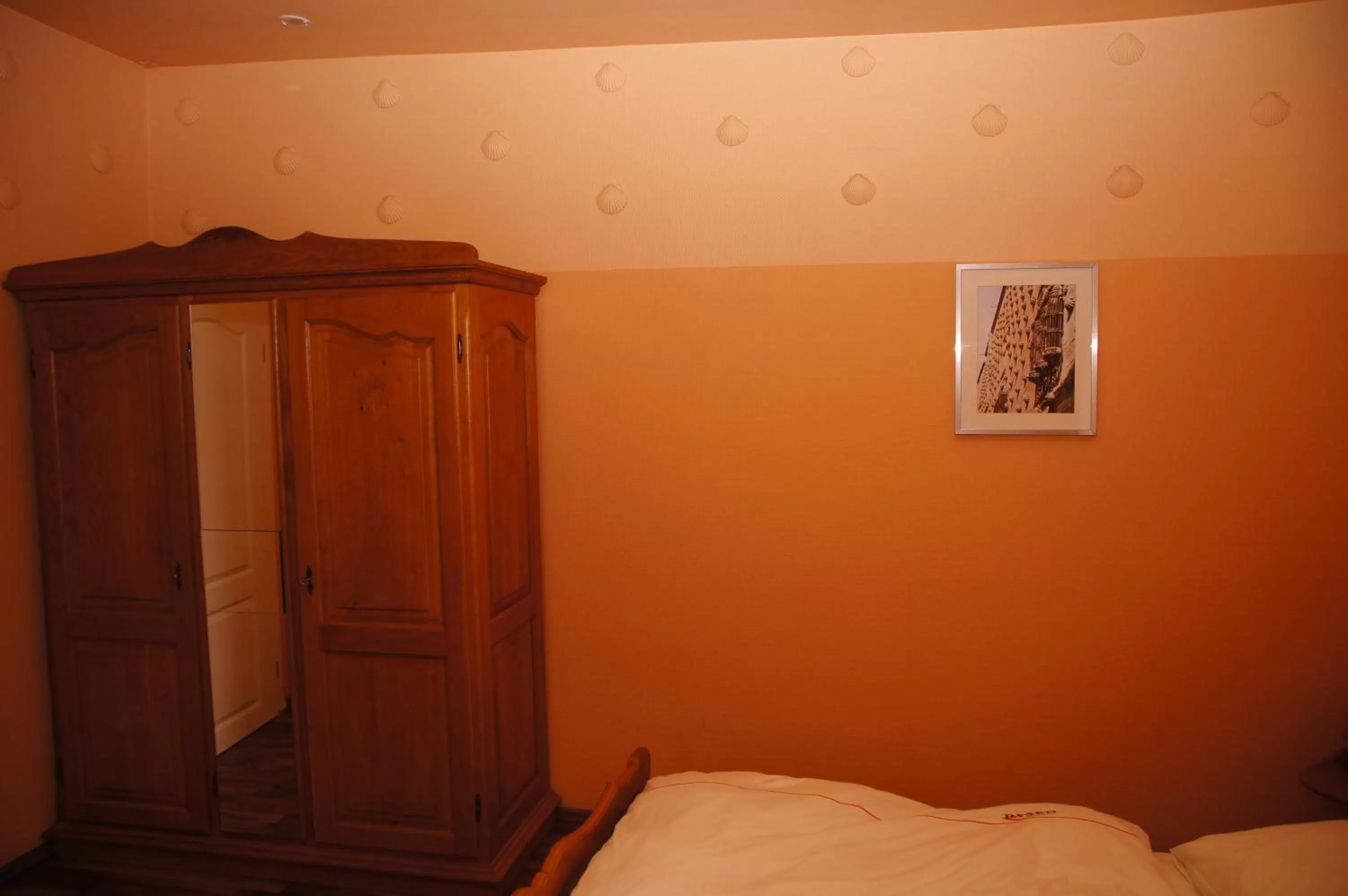 Photo of the whole room, Bed in Hotel Paseo