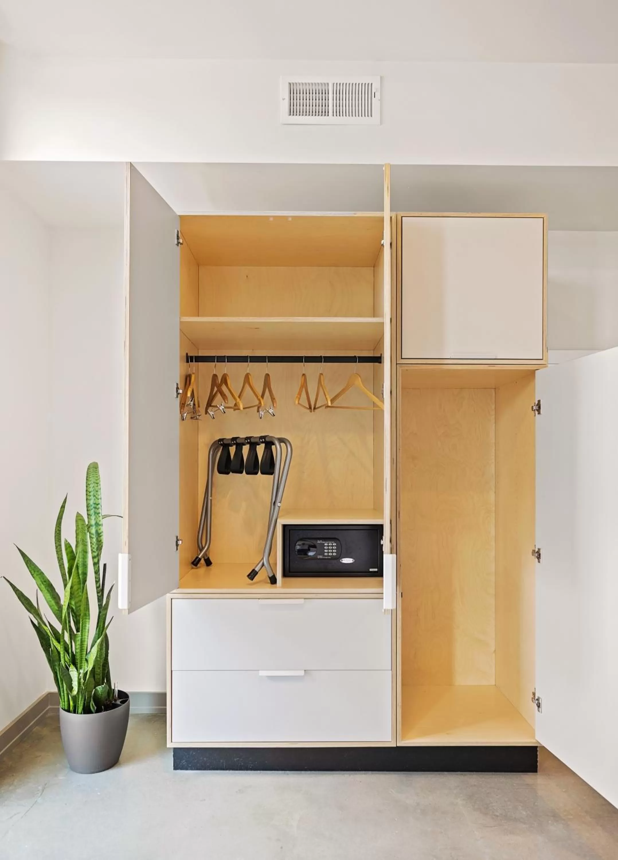 wardrobe in Harthall Hotel