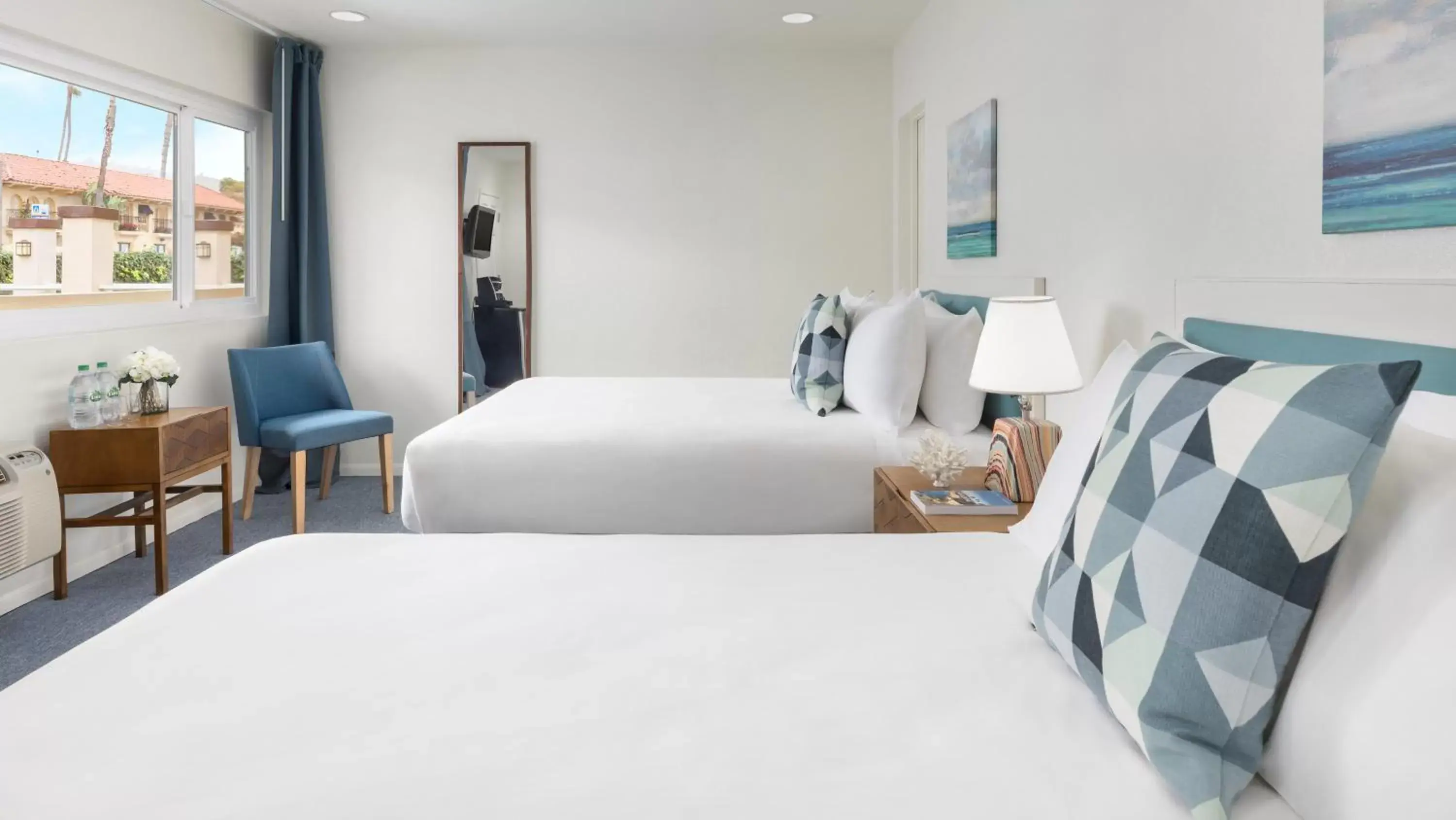 Standard Double Room in Pacific Edge Hotel on Laguna Beach Standard Double Room in Pacific Edge Hotel on Laguna Beach