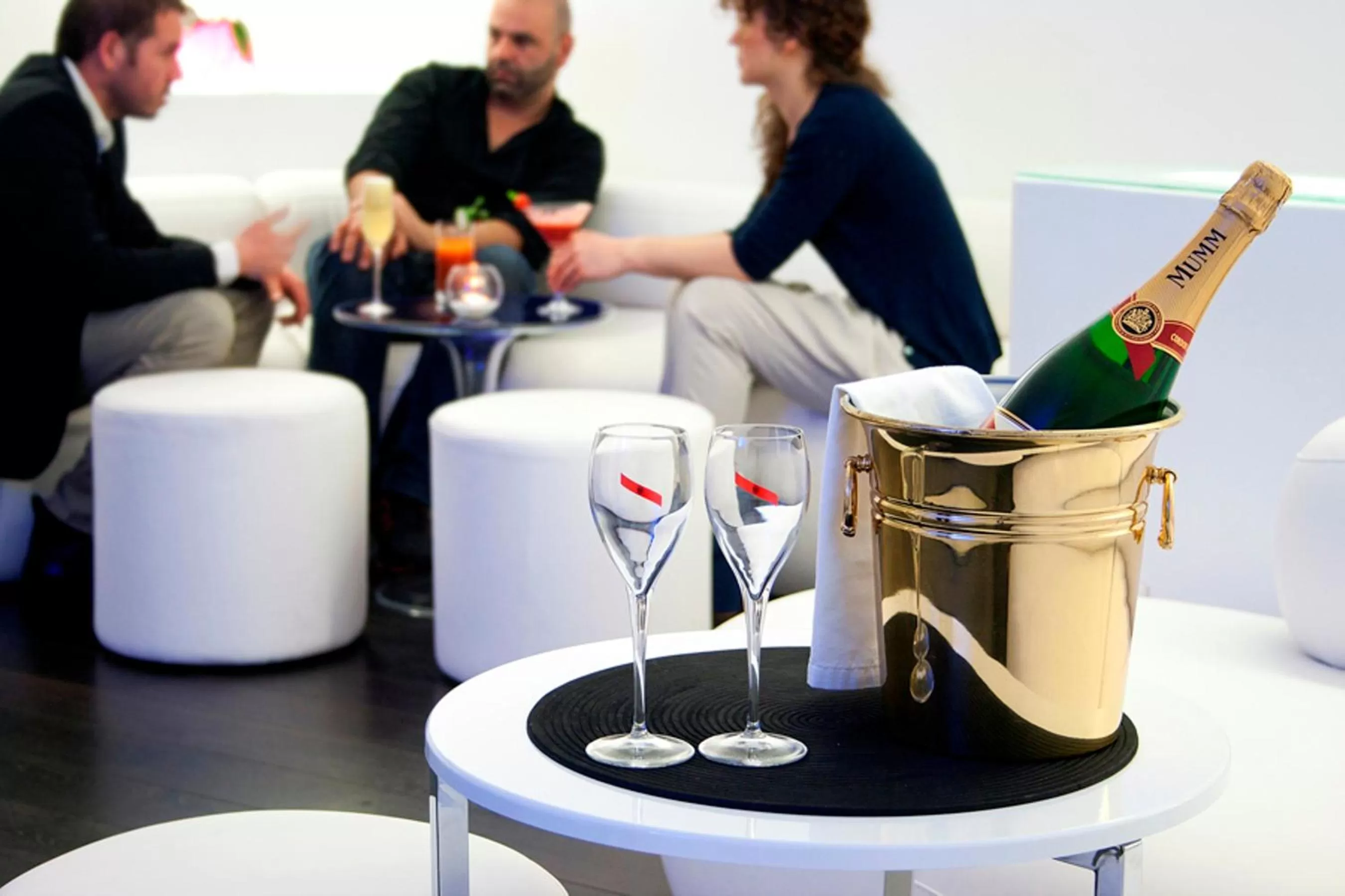 People in Absoluto Design Hotel