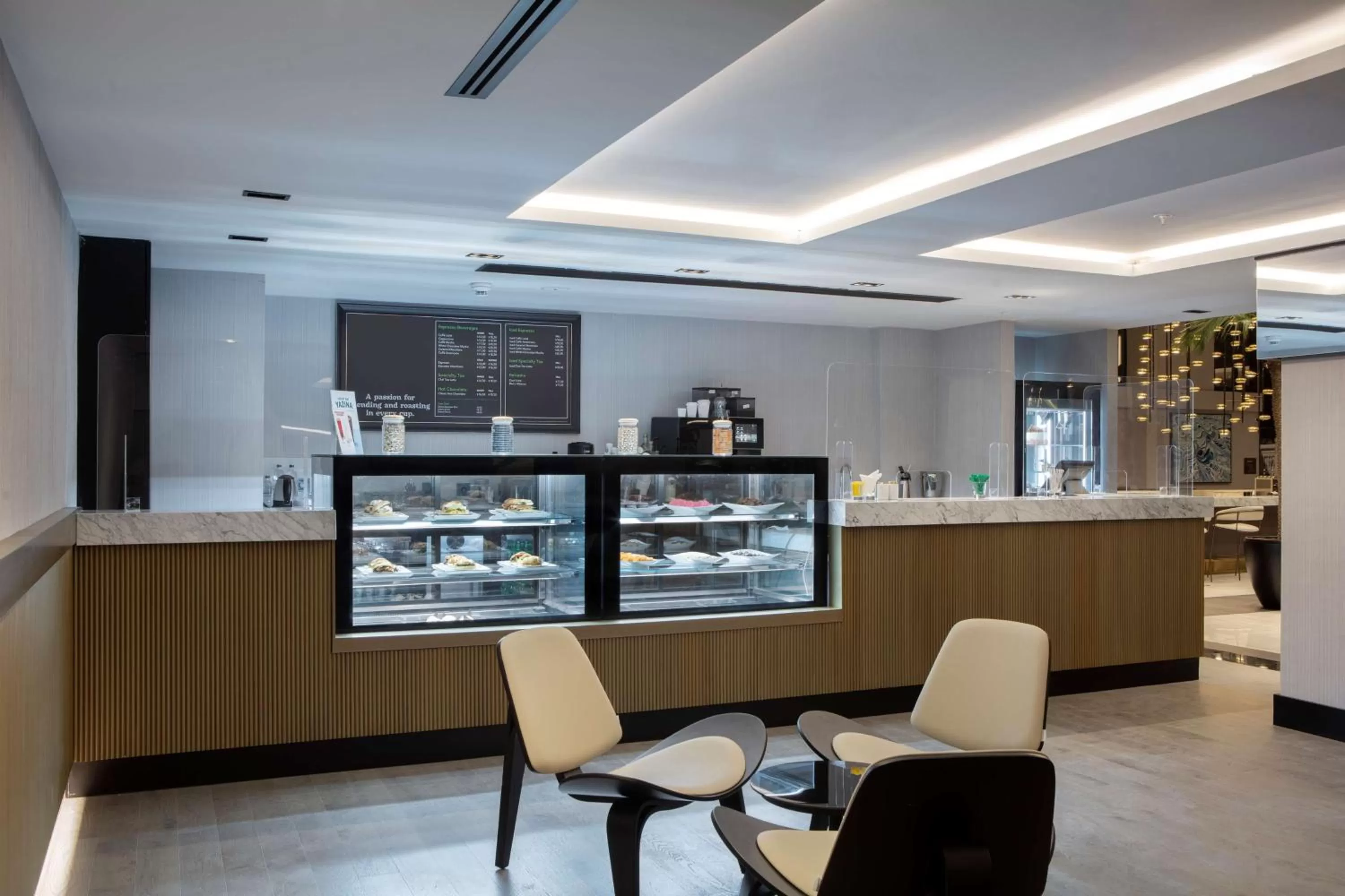 Lounge or bar in Radisson Hotel Izmir Aliaga