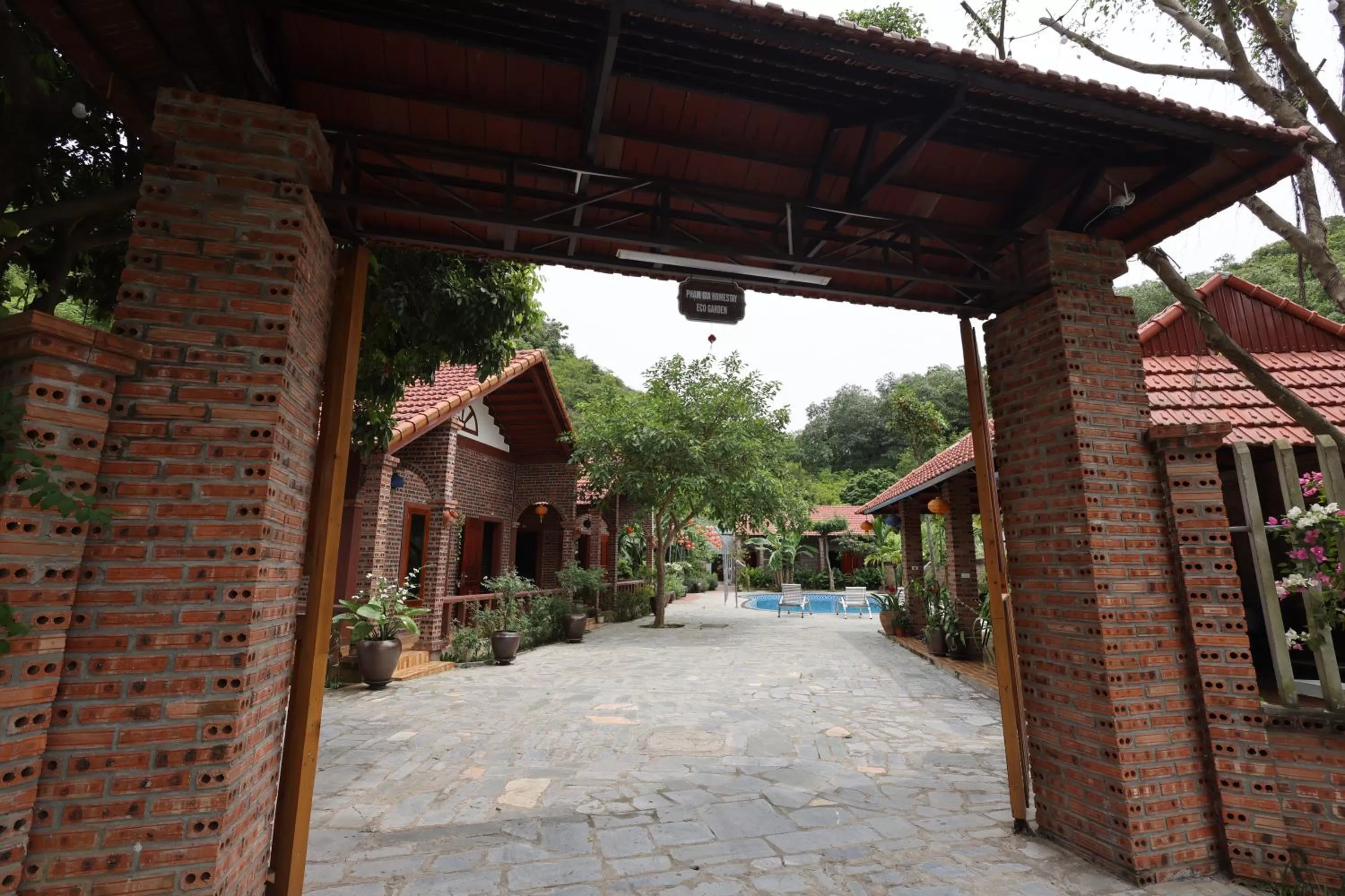 Facade/entrance in Phạm Gia Homestay Ecogarden