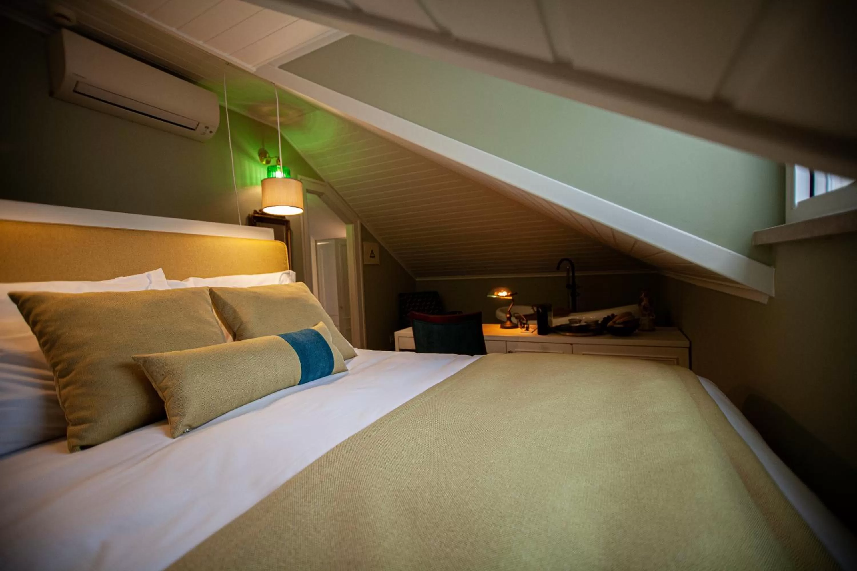 Bed in Storytellers Palace