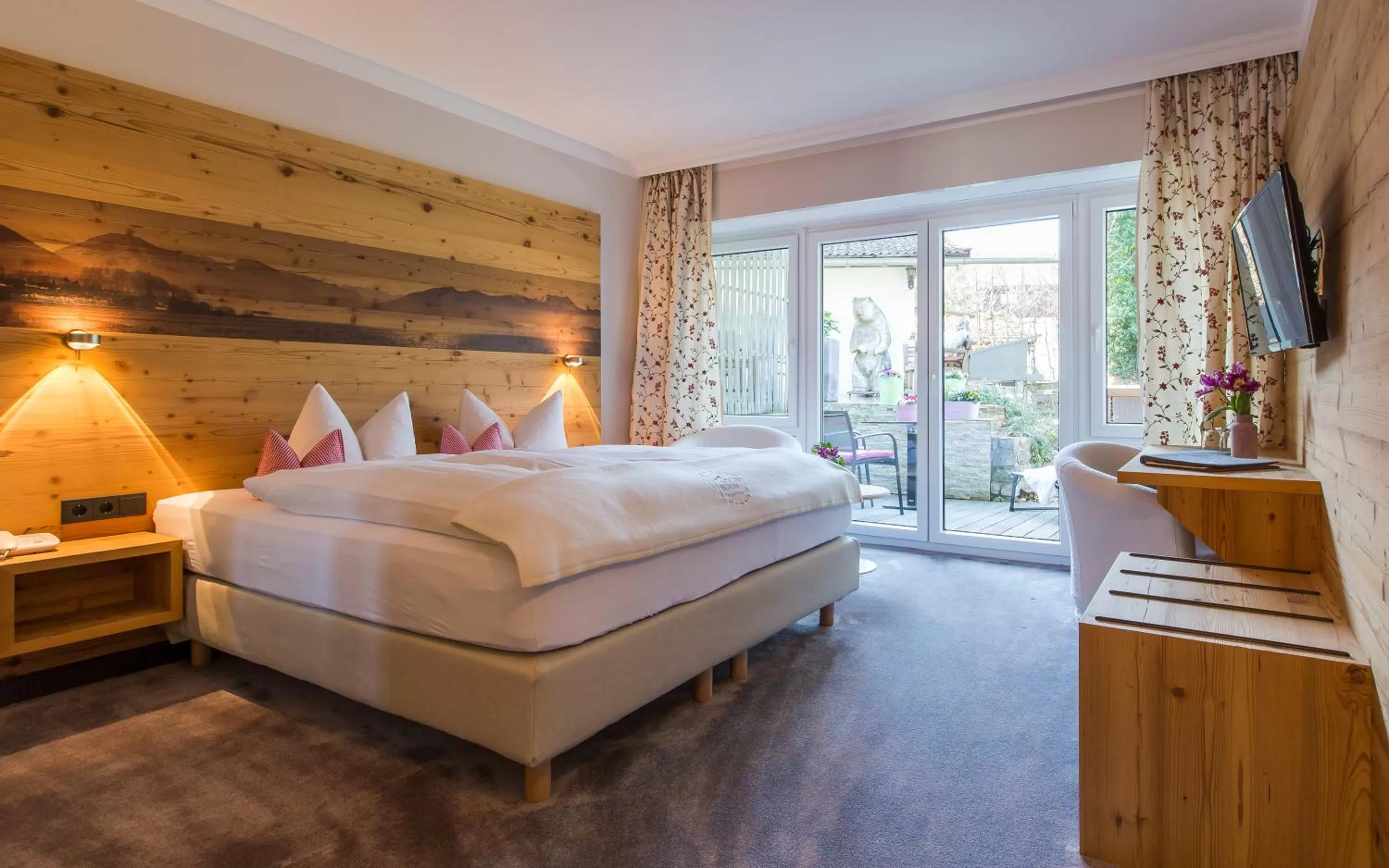 Bed in Hotel Berlin Tegernsee