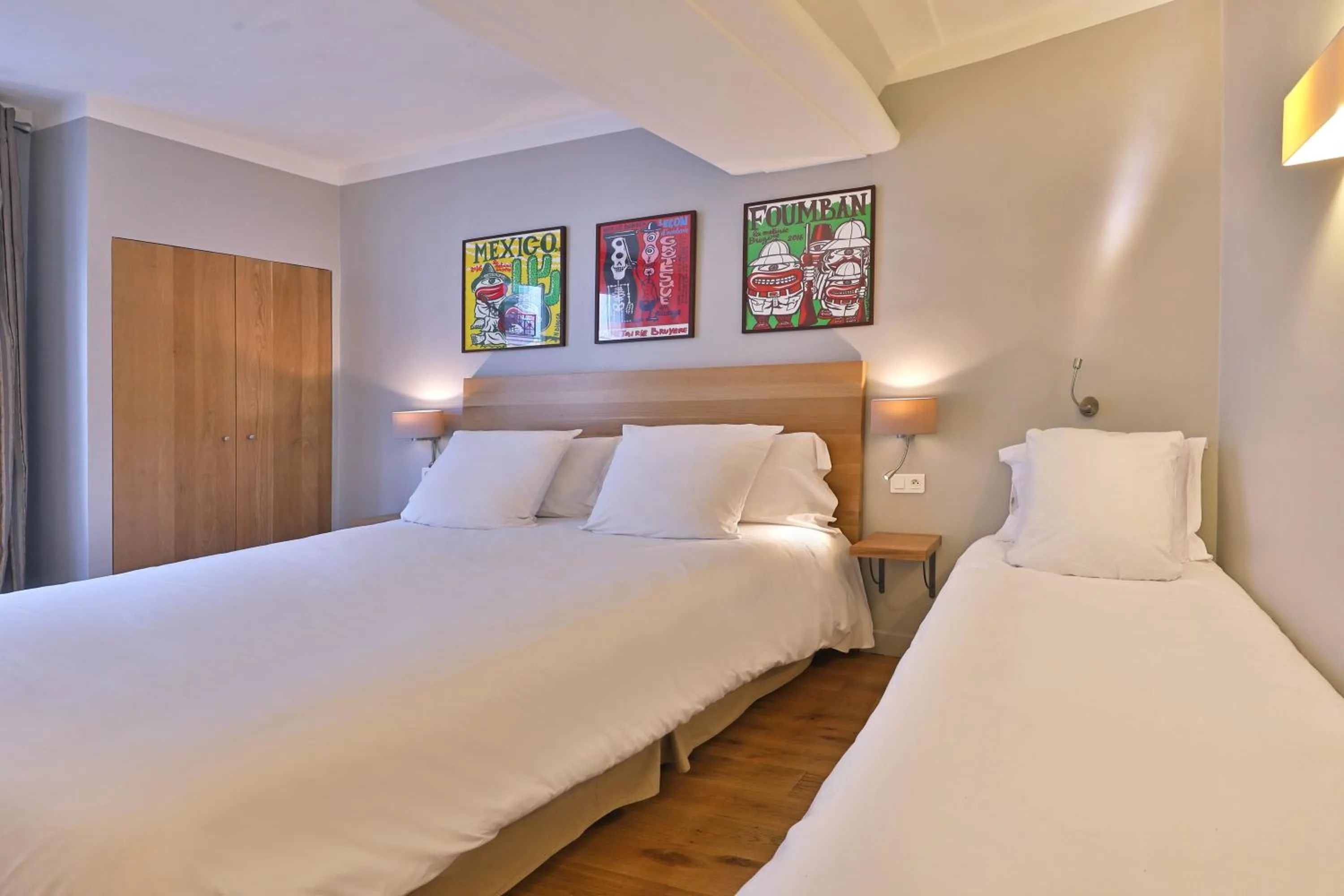 Bed in Hôtel Louvre Richelieu