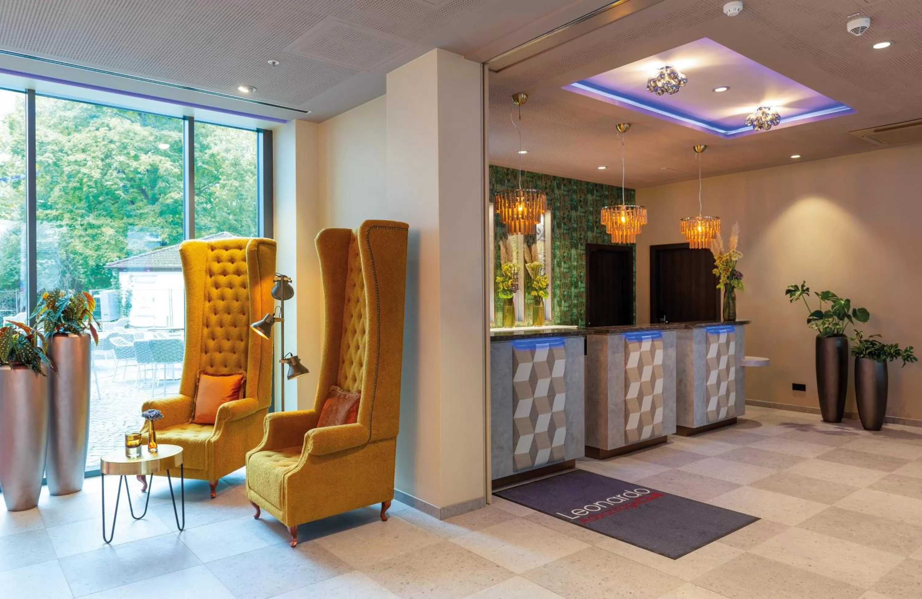 Lobby or reception in Leonardo Hotel Augsburg