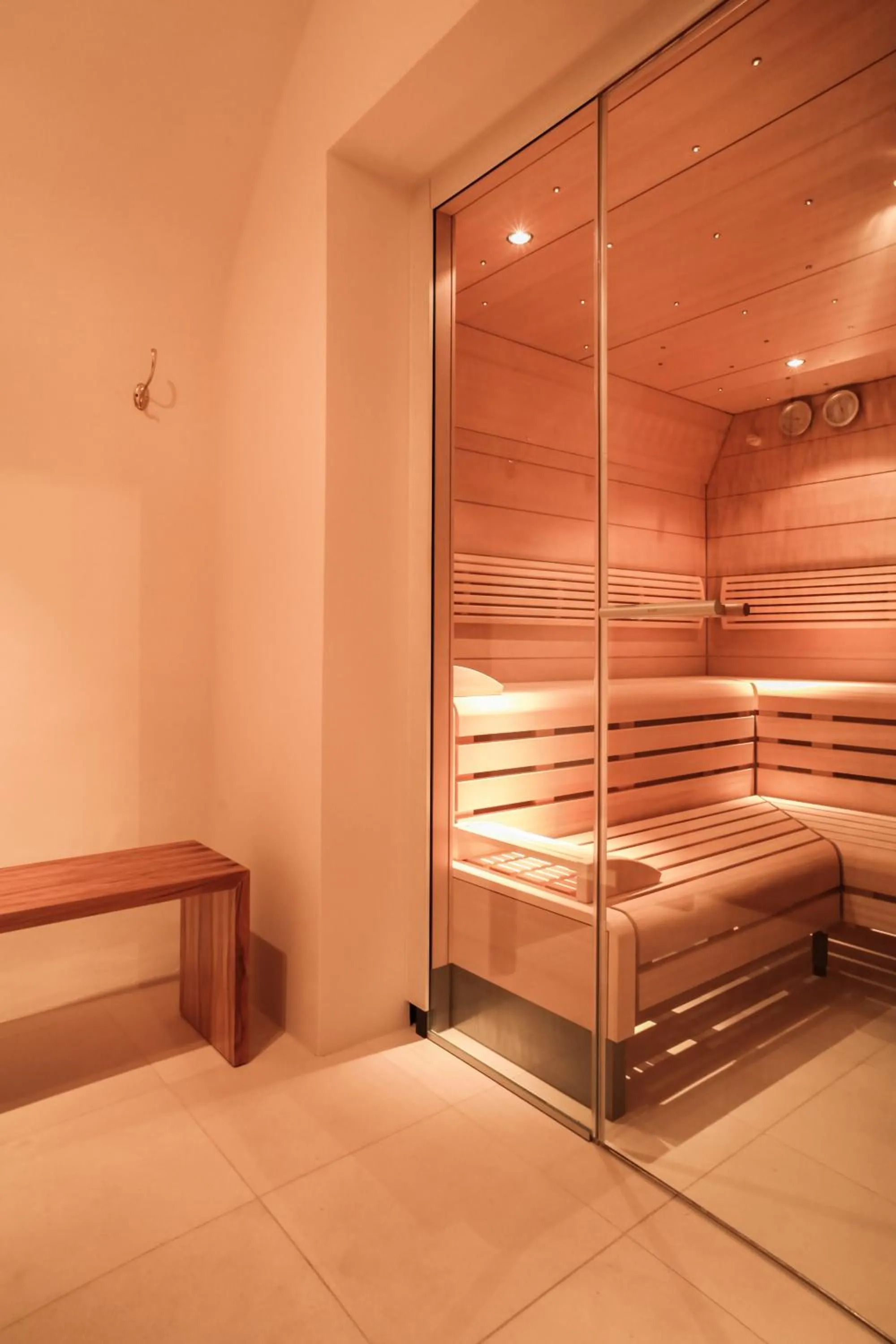 Sauna, Bed in Schlossberghotel
