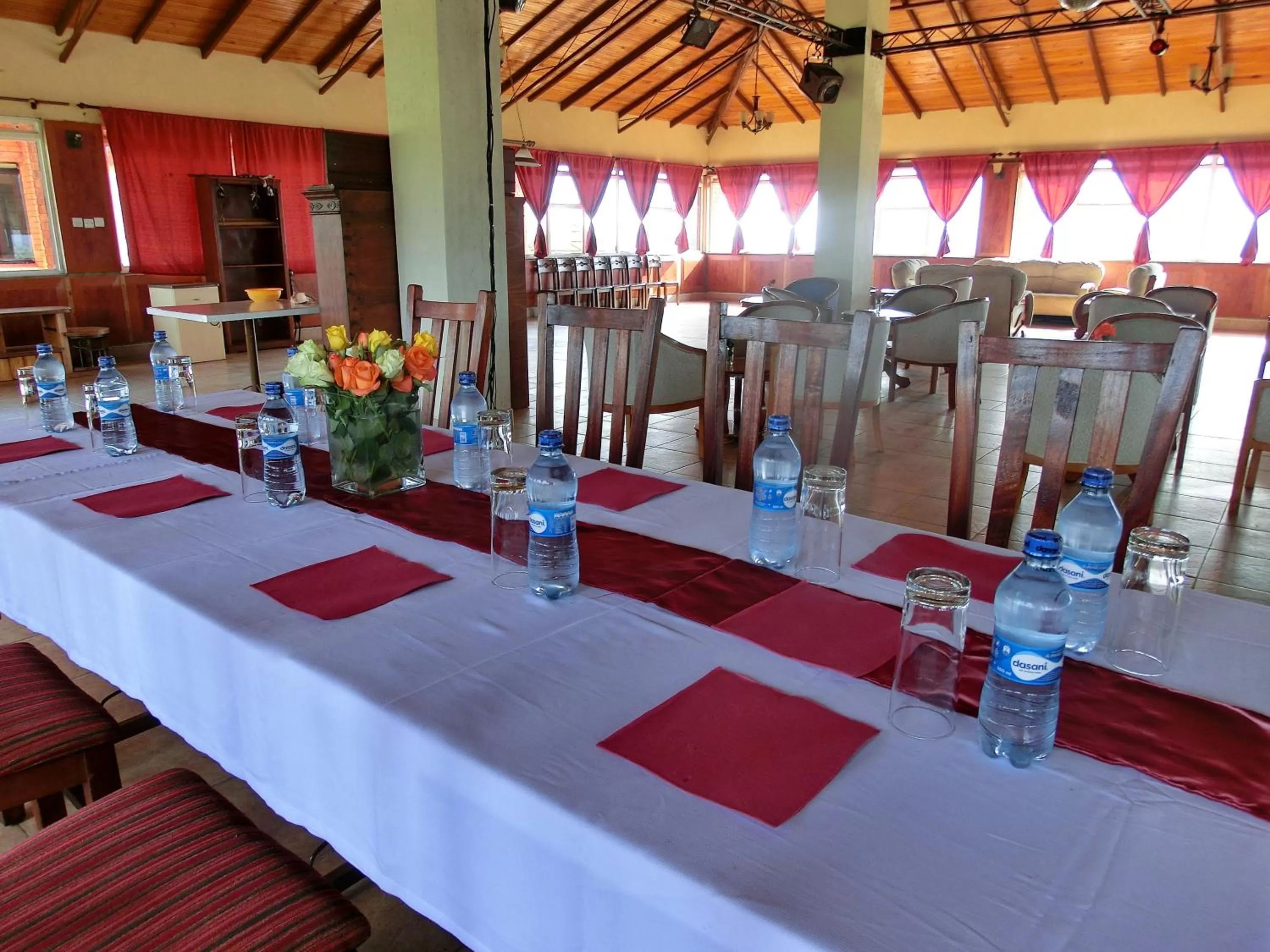 Communal lounge/ TV room in Mwanzo Lodge