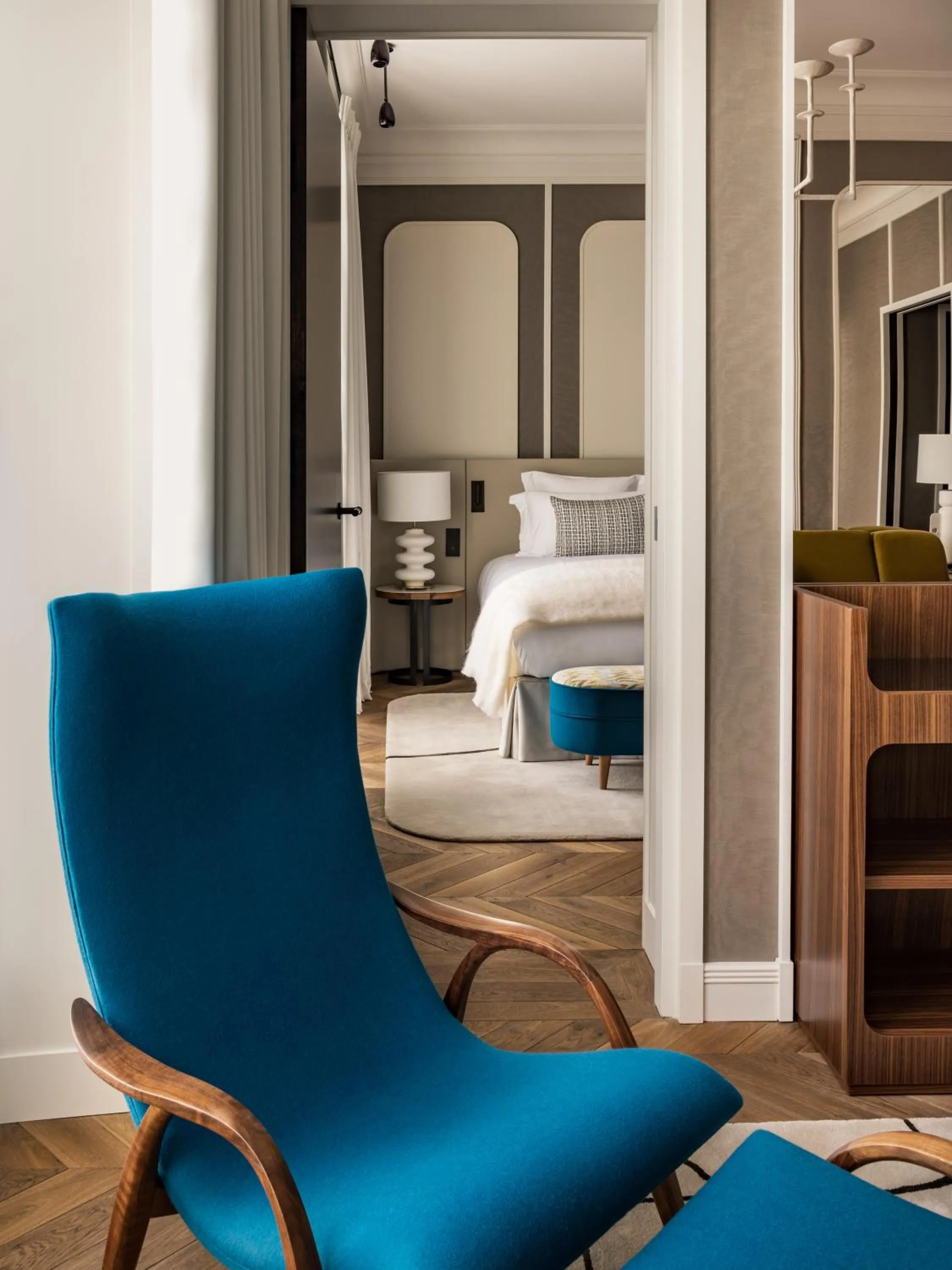 Living room, Bed in Pavillon Faubourg Saint-Germain & Spa